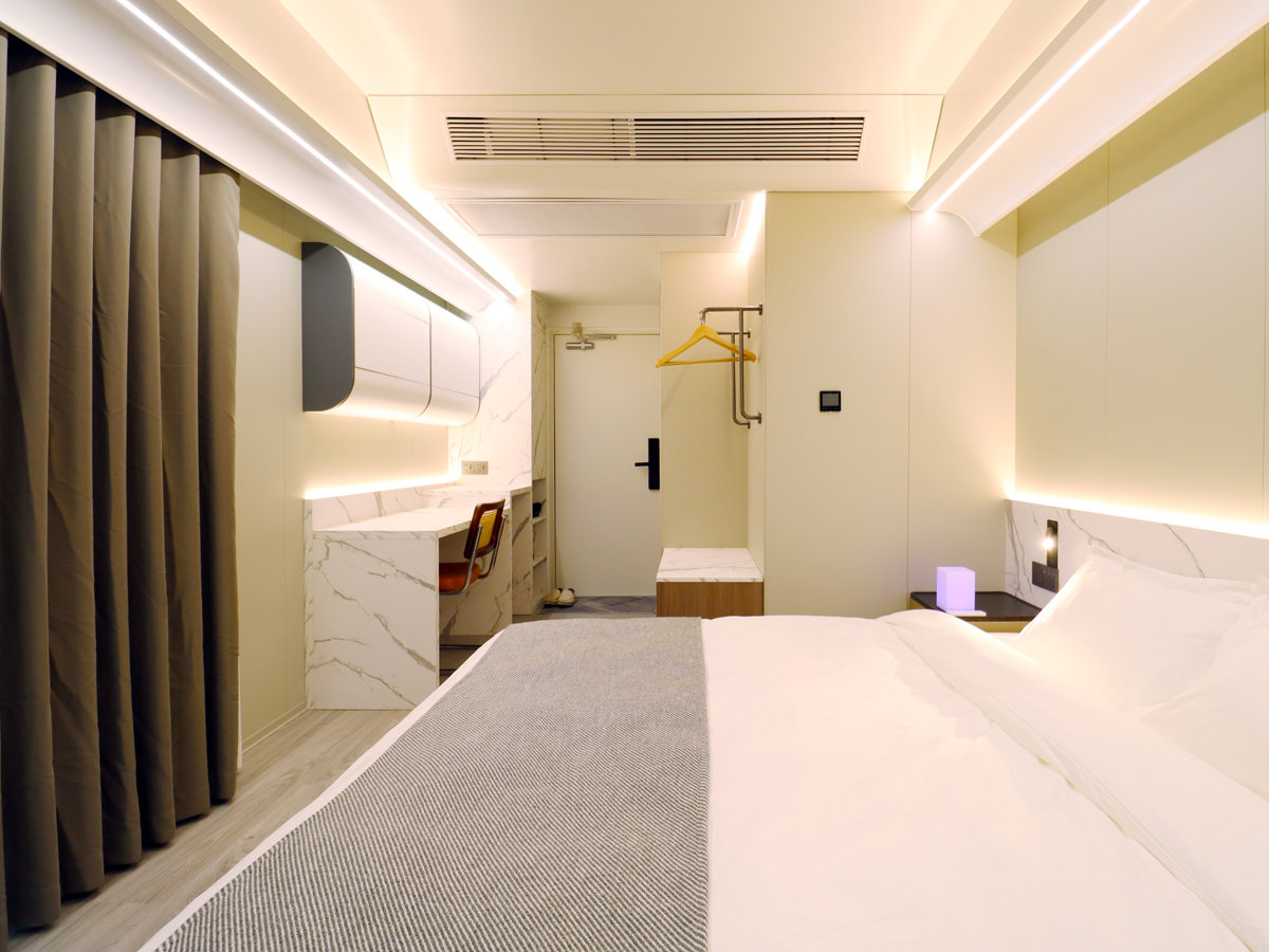 �yE3�z�g���[���[�n�E�X�Ƃ͎v���Ȃ��قǂ̍L�X�Ƃ����x�b�h���[��