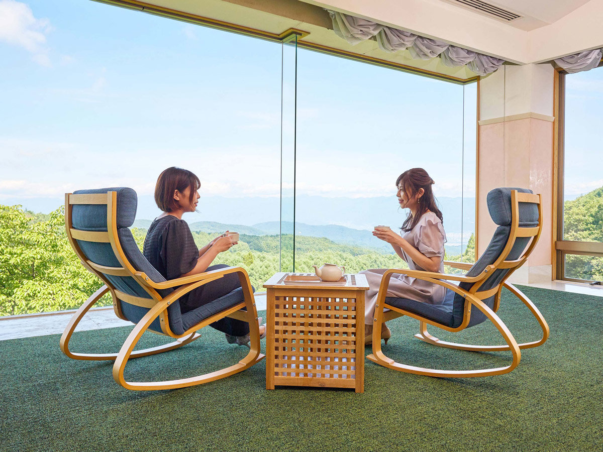 @Eysky lounge retreatzsky lounge retreatɂĐMB̎R]