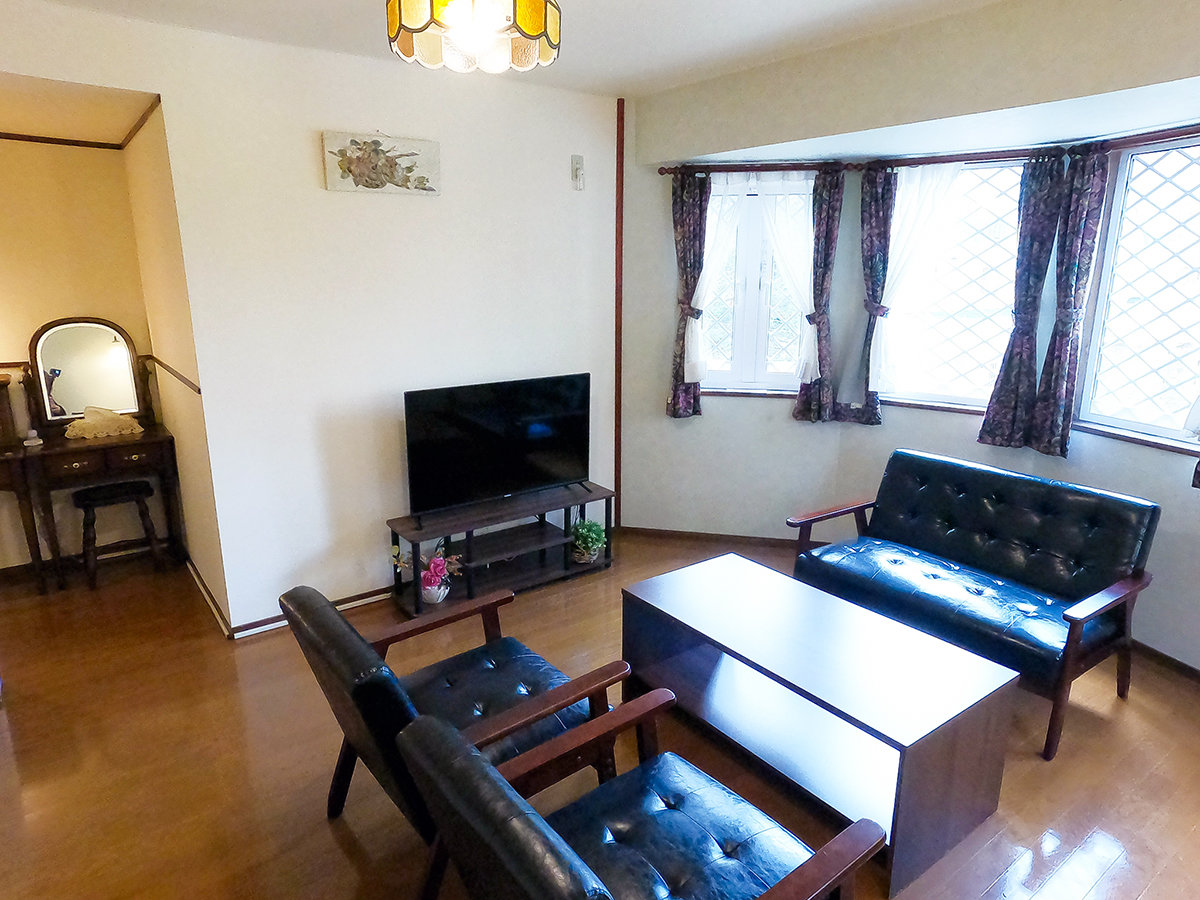 �E�y�X�C�[�g���[���z�����肠�ӂ���ԁB�ؘR����𗁂т�