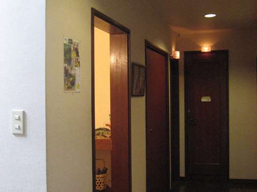 �����C�͂Q�ӏ��A��Ə��ł��A�ǂ���������|����ƊO�ɓd�C���_���܂��̂őݐ؂łǂ����I�I