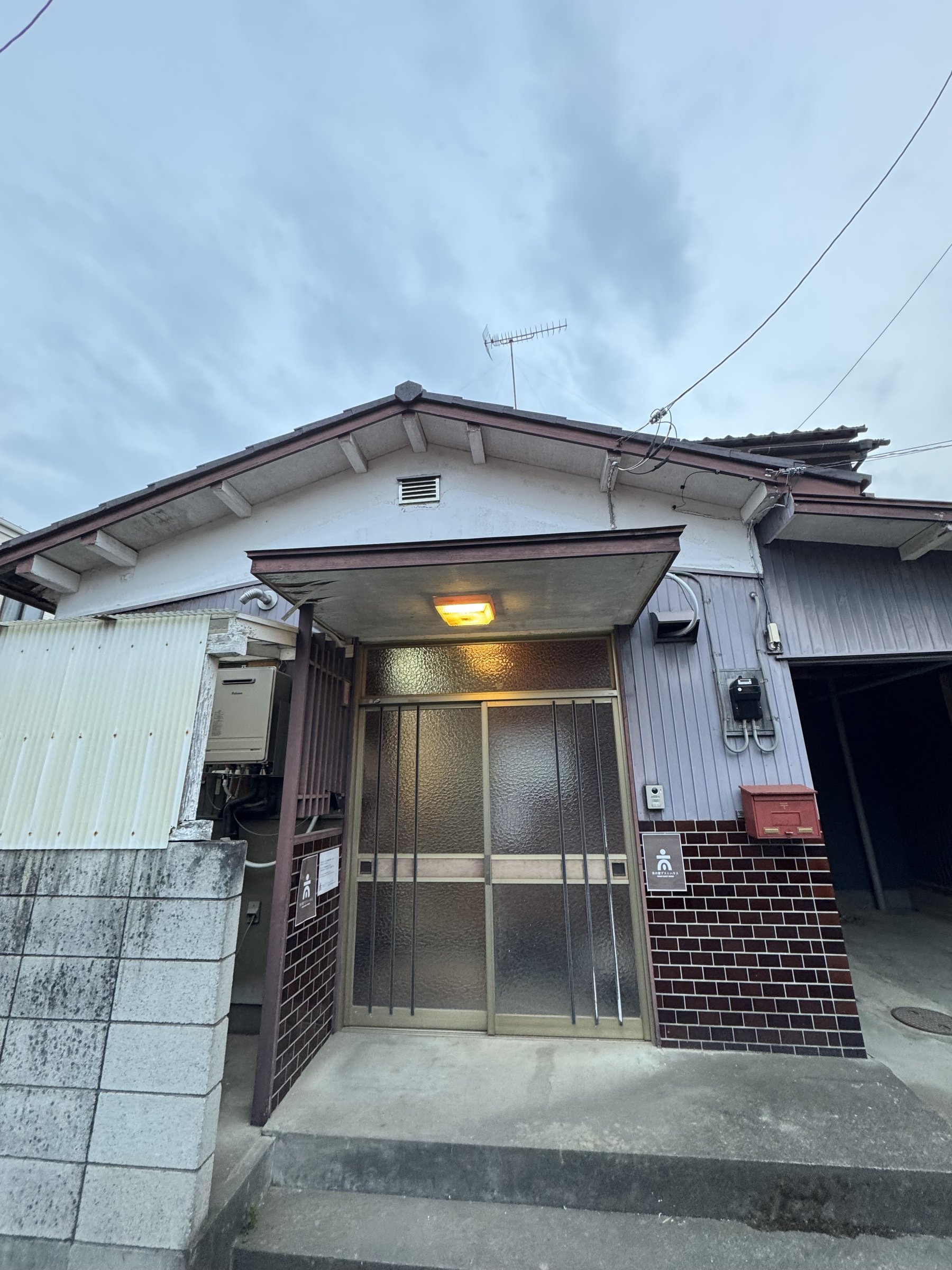 �؂̉ƃQ�X�g�n�E�X���c����فF�O��