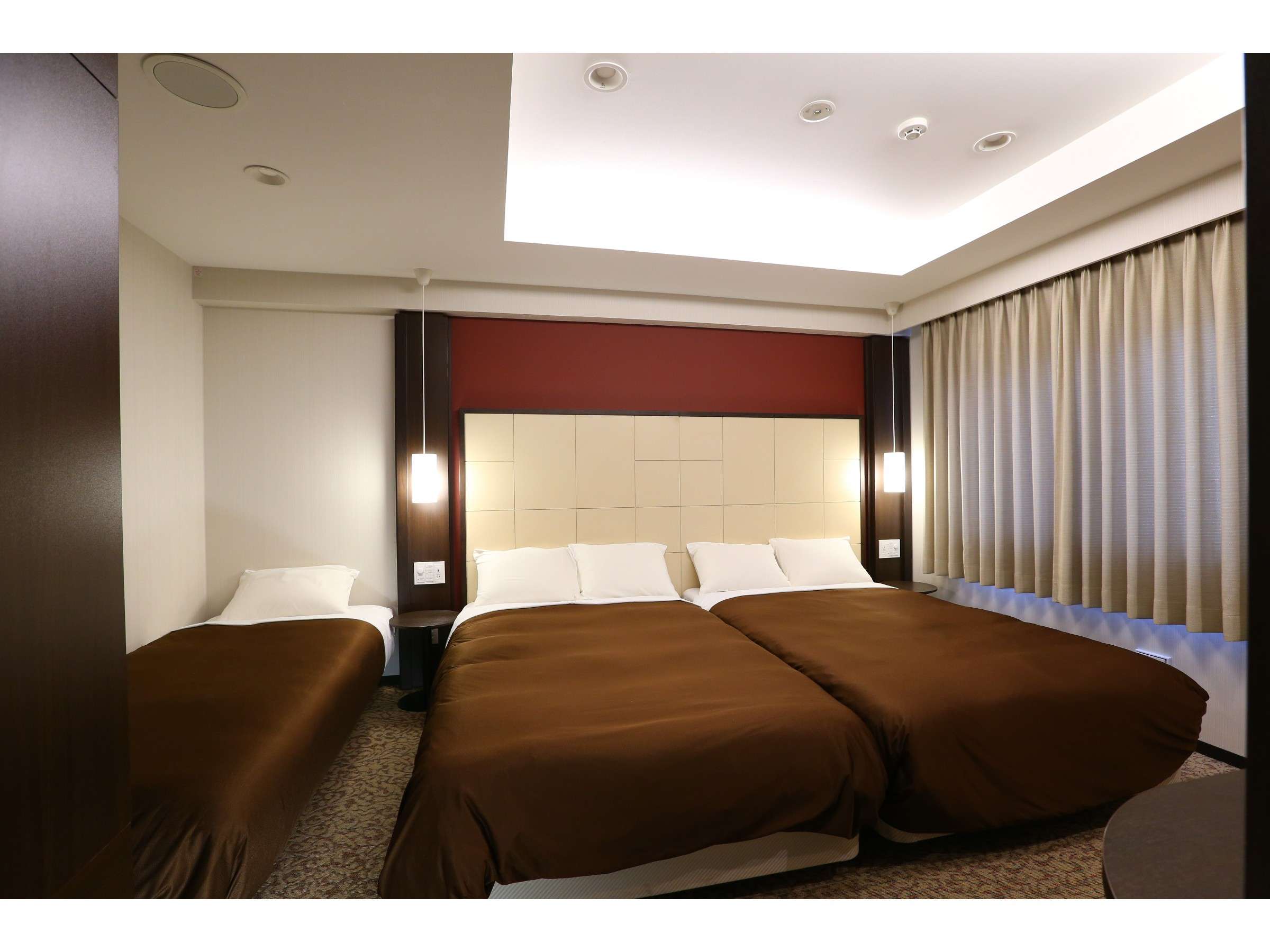 �y�f���b�N�X�c�C�����[���z�Z�~�_�u���x�b�h�Q��ƃ\�t�@�[�x�b�h�ōő�T���l���p�\��