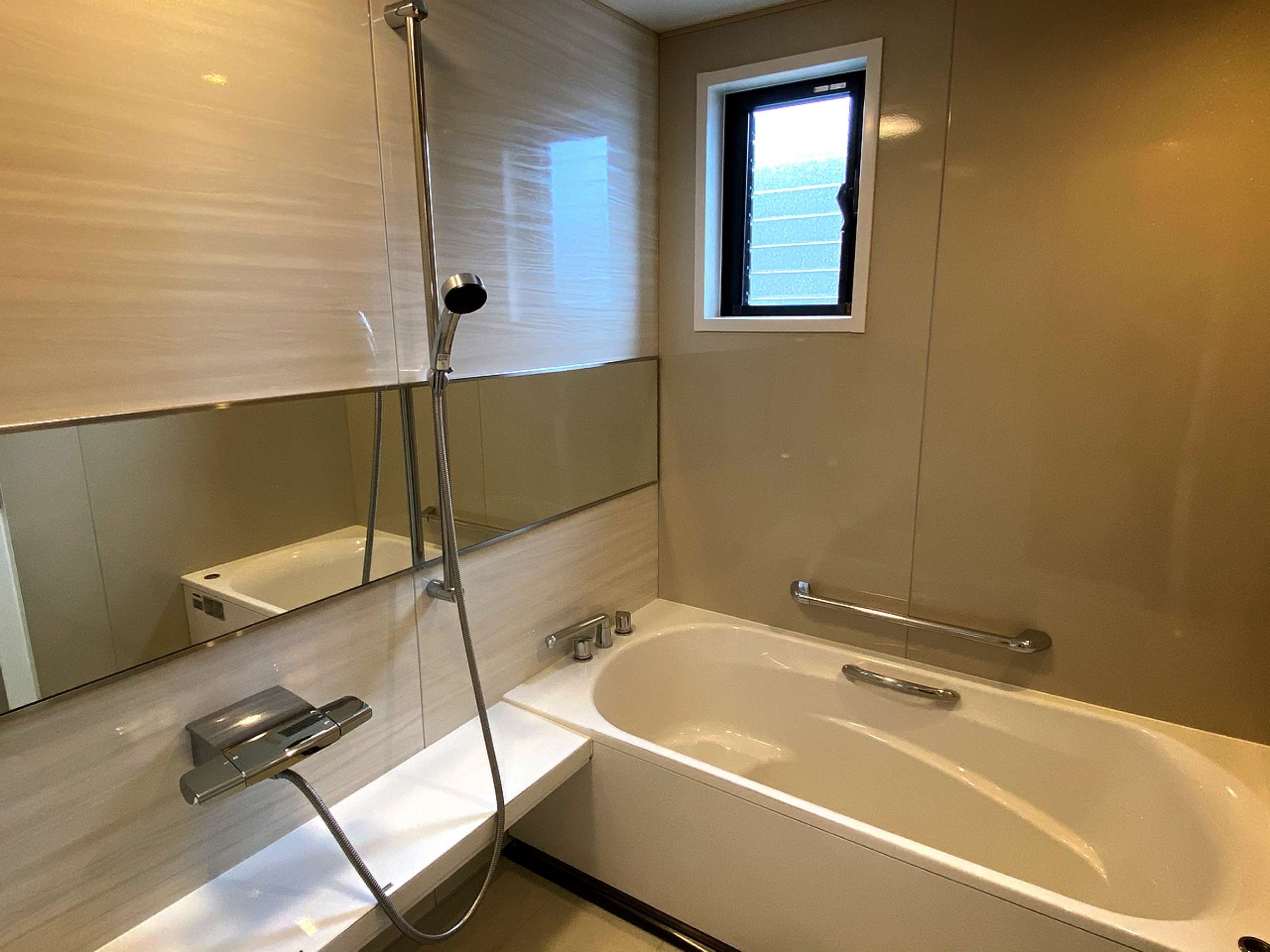 �t�@�~���[���[��