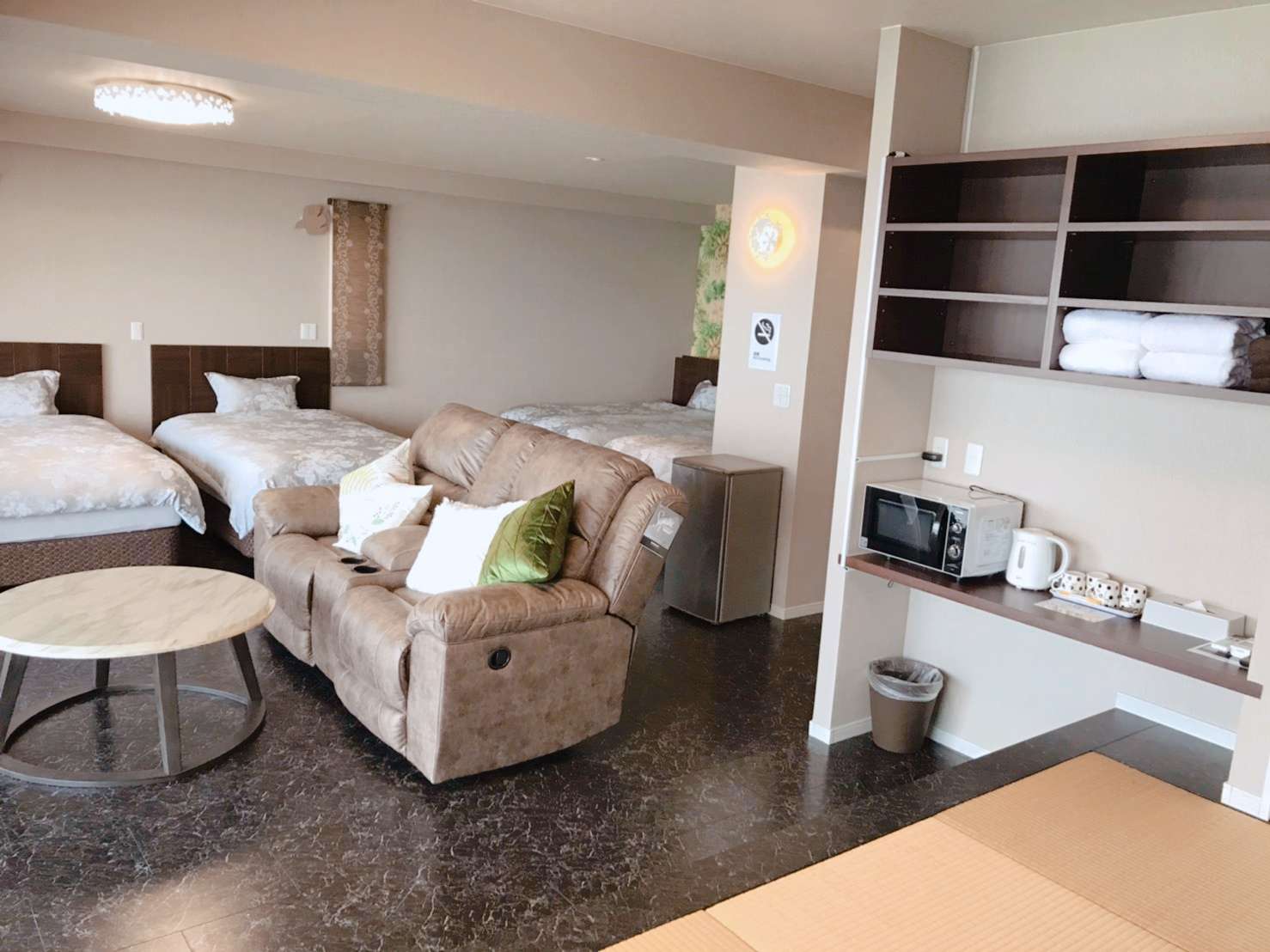 �t�@�~���[���[��