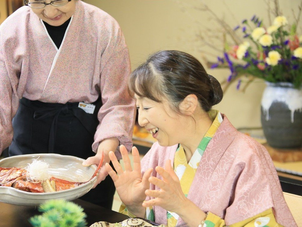 ���َ����́y���ڑ�̎p�ϕt�z�̓{�����[�����_�̂܂�܂�1�C��