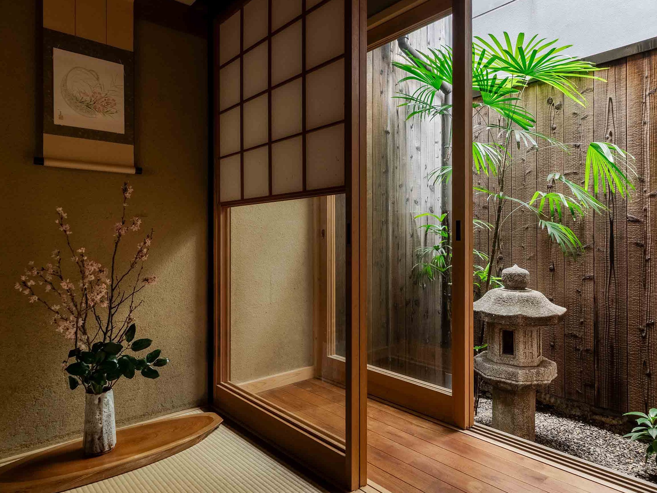 �`���I�ȋ����Ƃ炵���ؒ�B�������ނƁA���C�g�A�b�v���ꂽ����ӏ܂��Ă��������܂��B