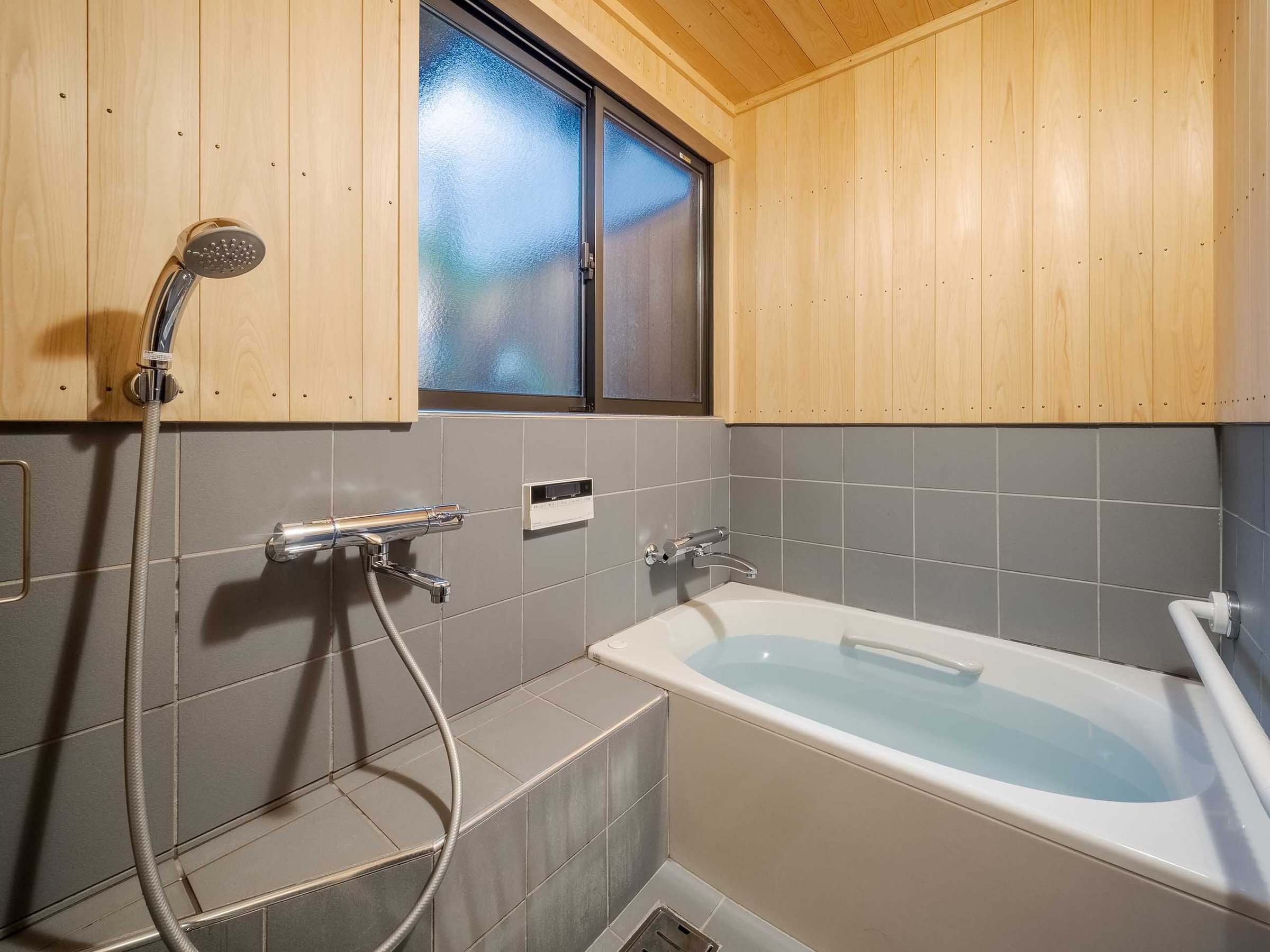 �ؖڂ������̂�����肵������̗����B���̃����b�N�X�����ЂƎ����B