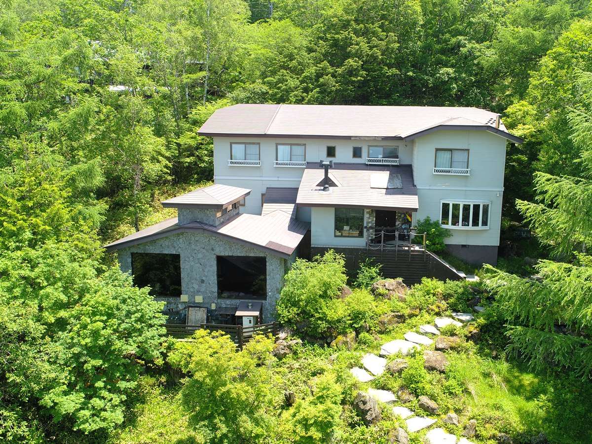 �΂Ɉ͂܂ꂽ���فB�ǂ����ꂽ���ɂ͂��ꂢ�Ȑ��󂪖]�߂܂���