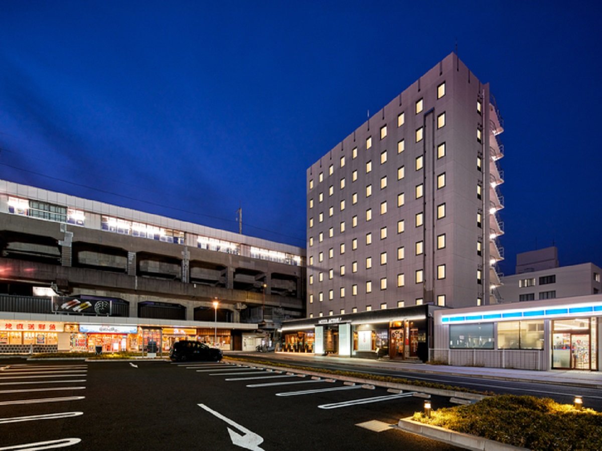 VRwiVjאځIRrjׁI@ʂ͉w̒ԏłBze̒ԏ͗ɂȂ܂