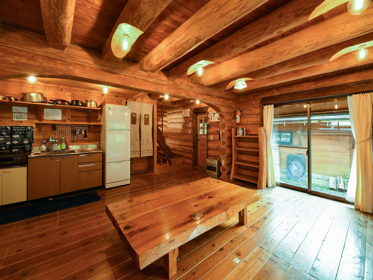 ���O�n�E�X����