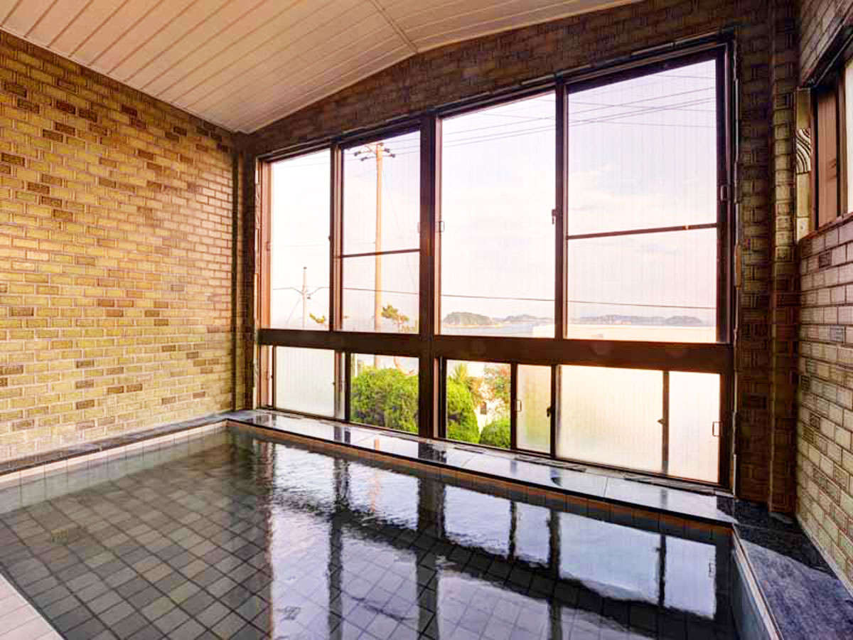 *�嗁��/�O�͘p���ڂ̑O�ɍL����W�]���C�Ŗ����̂ЂƎ������߂������������B