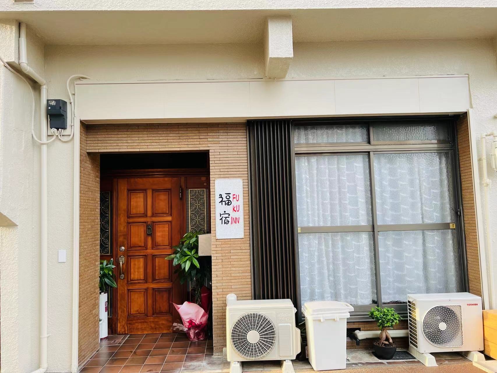 �{�݂̊O�ςł�