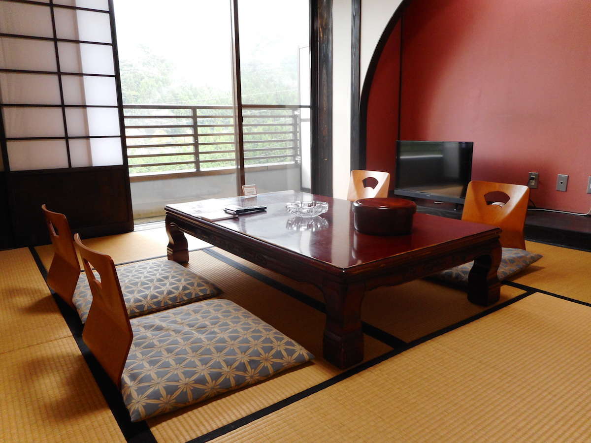 �厩�R�A�L���ȎR�X�ƌk���̂����炬�𒮂��Ȃ���A���̂ЂƂƂ�����
