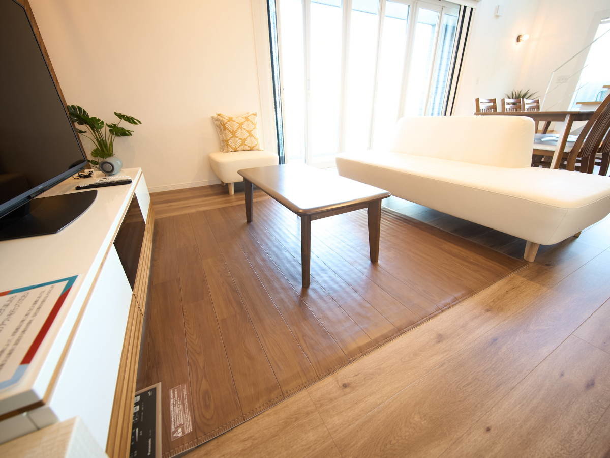 ���r���O