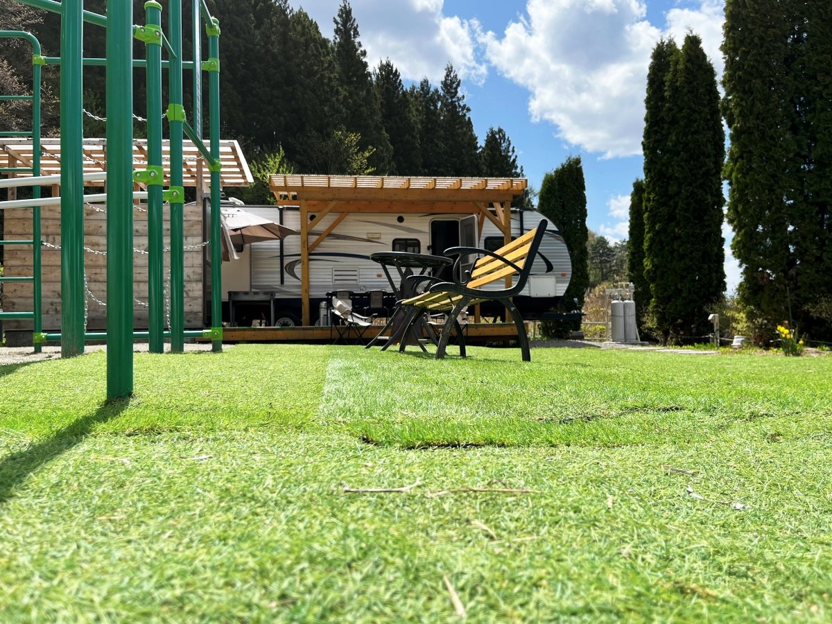 �E�y����z�x���`�����肨�q�l�̗l�q�����A���R�̋�C��n�݂A�̂�т�߂����܂��B