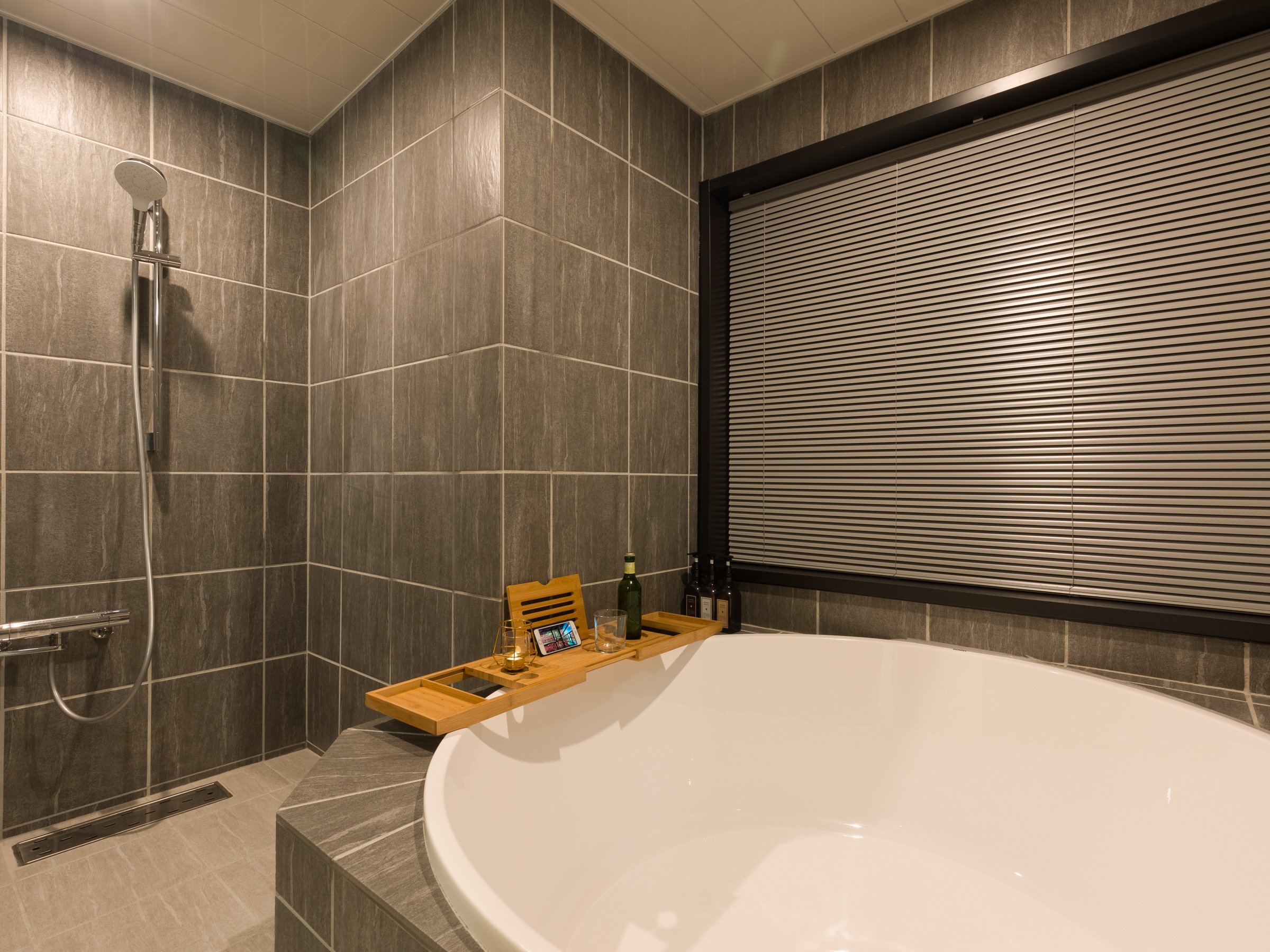 ���C�i�T�[�N����^�E�V�����[2�j