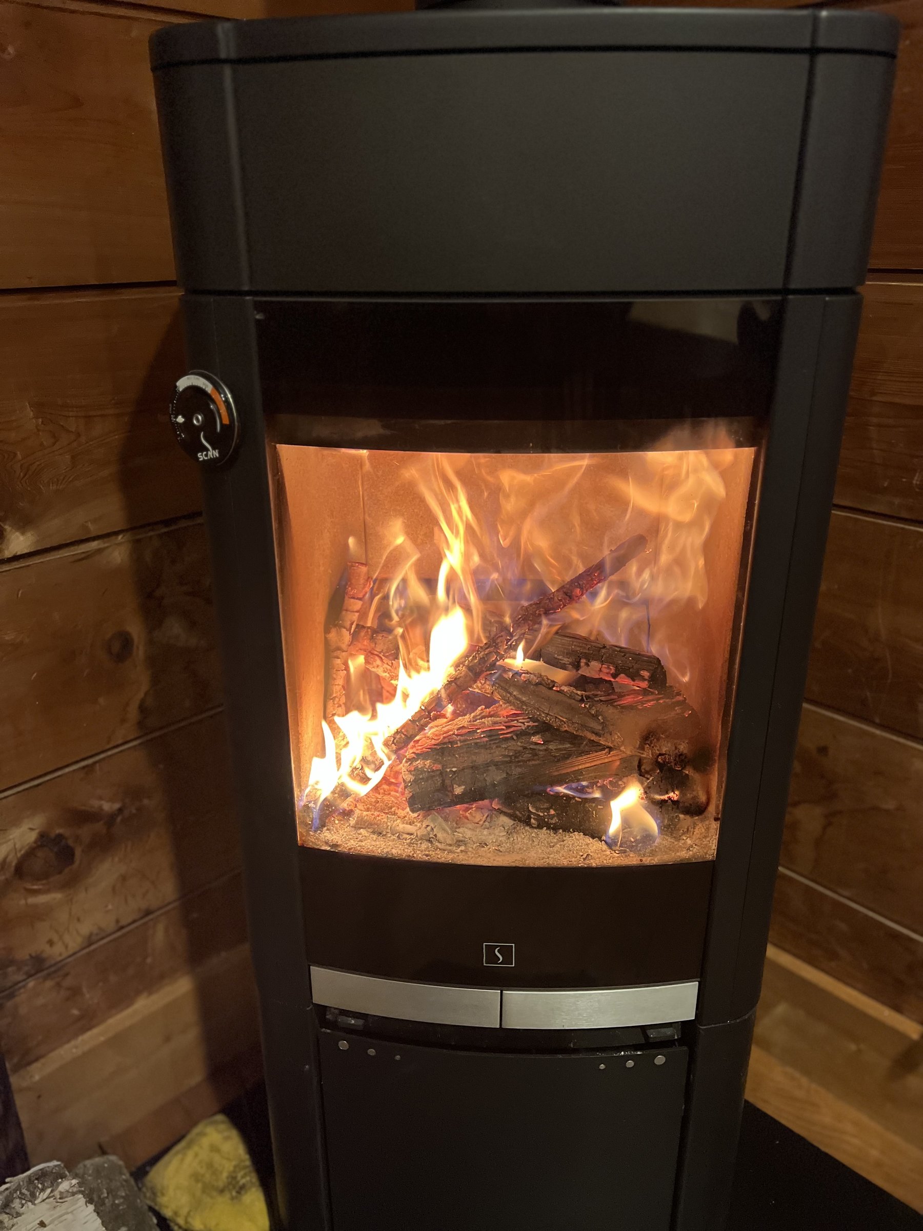 XgJtF̈pɐdXg[uݒu܂B΂Ȃ߂ĂB