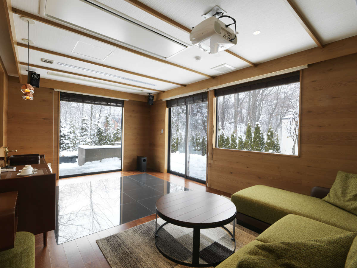 XprOtcC[i~j^傫ȃ\t@Ŋ郊rOBׂɂ͉Xp[iqj