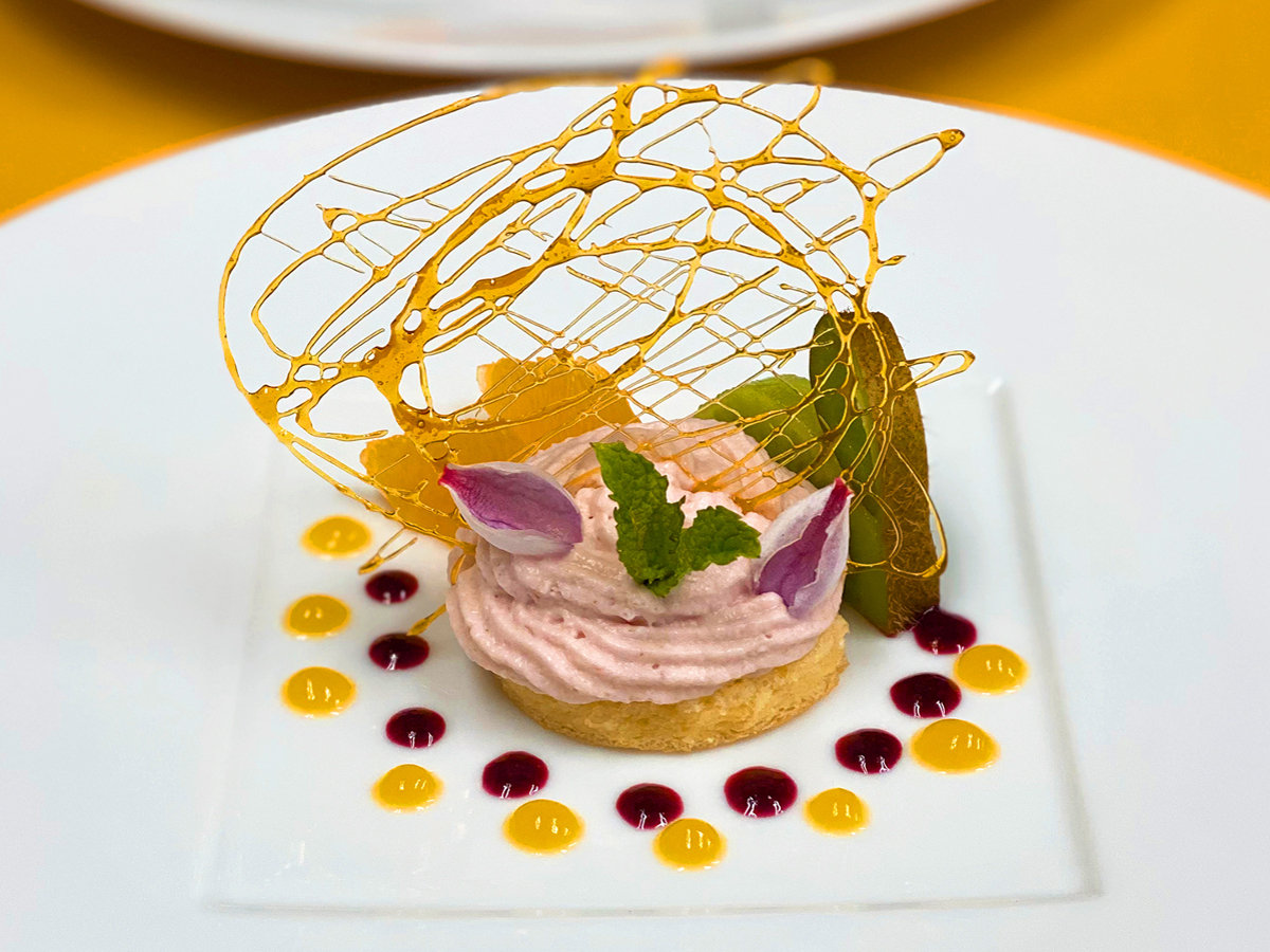 �f�U�[�g���