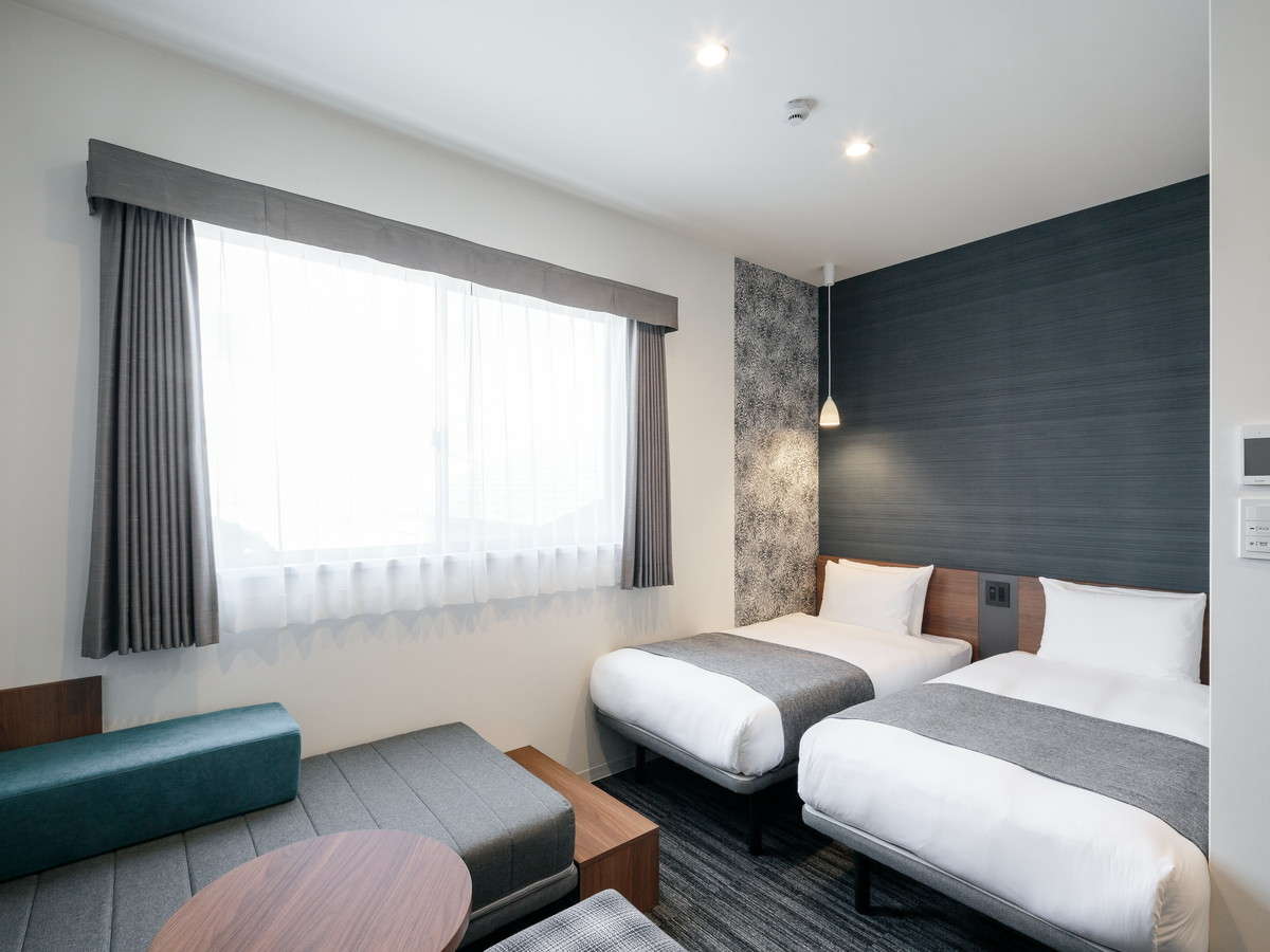 �c�C�����[���\�t�@�x�b�h�t