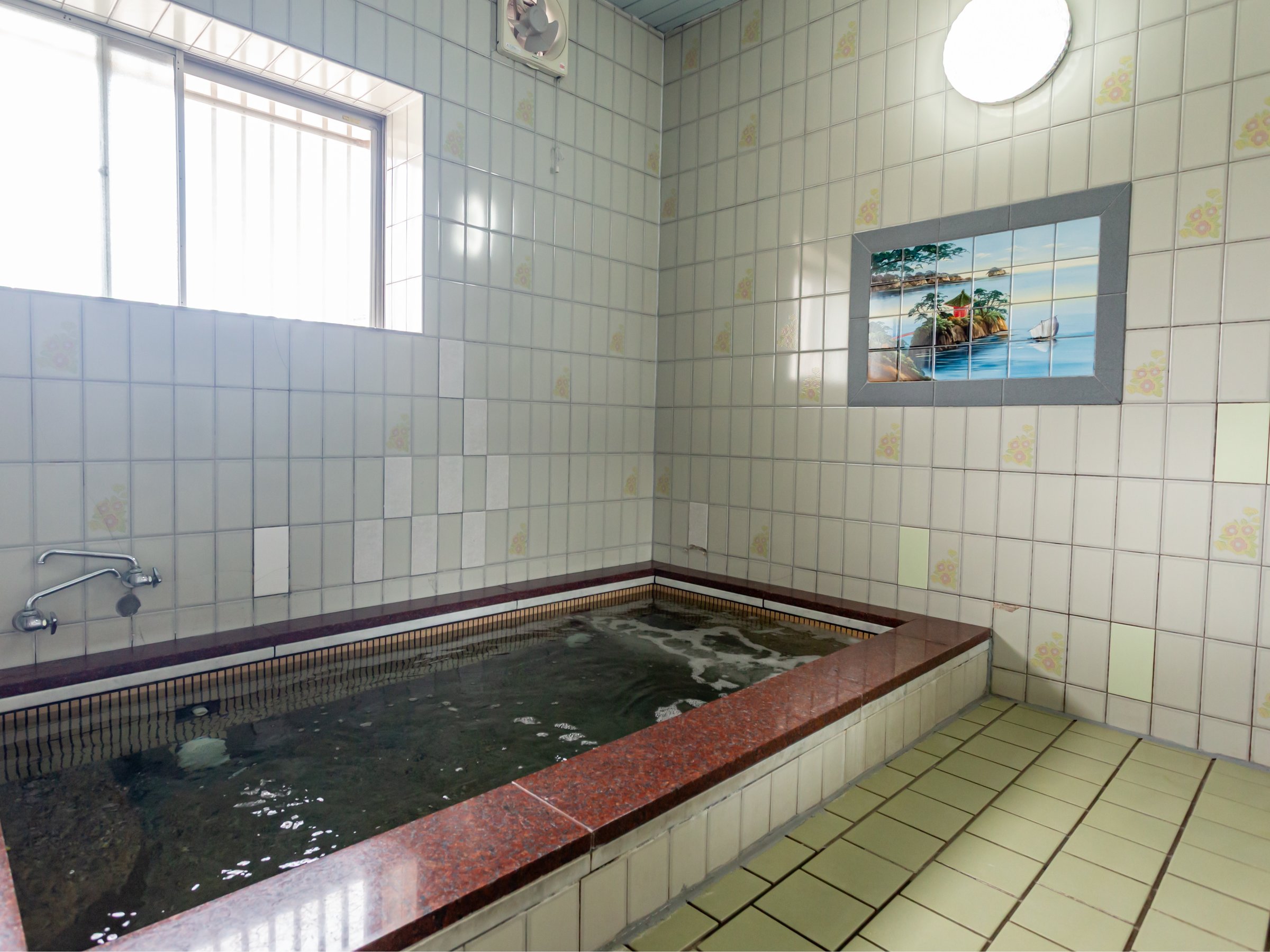 �j���@3�`4�l�ł���������܂��B