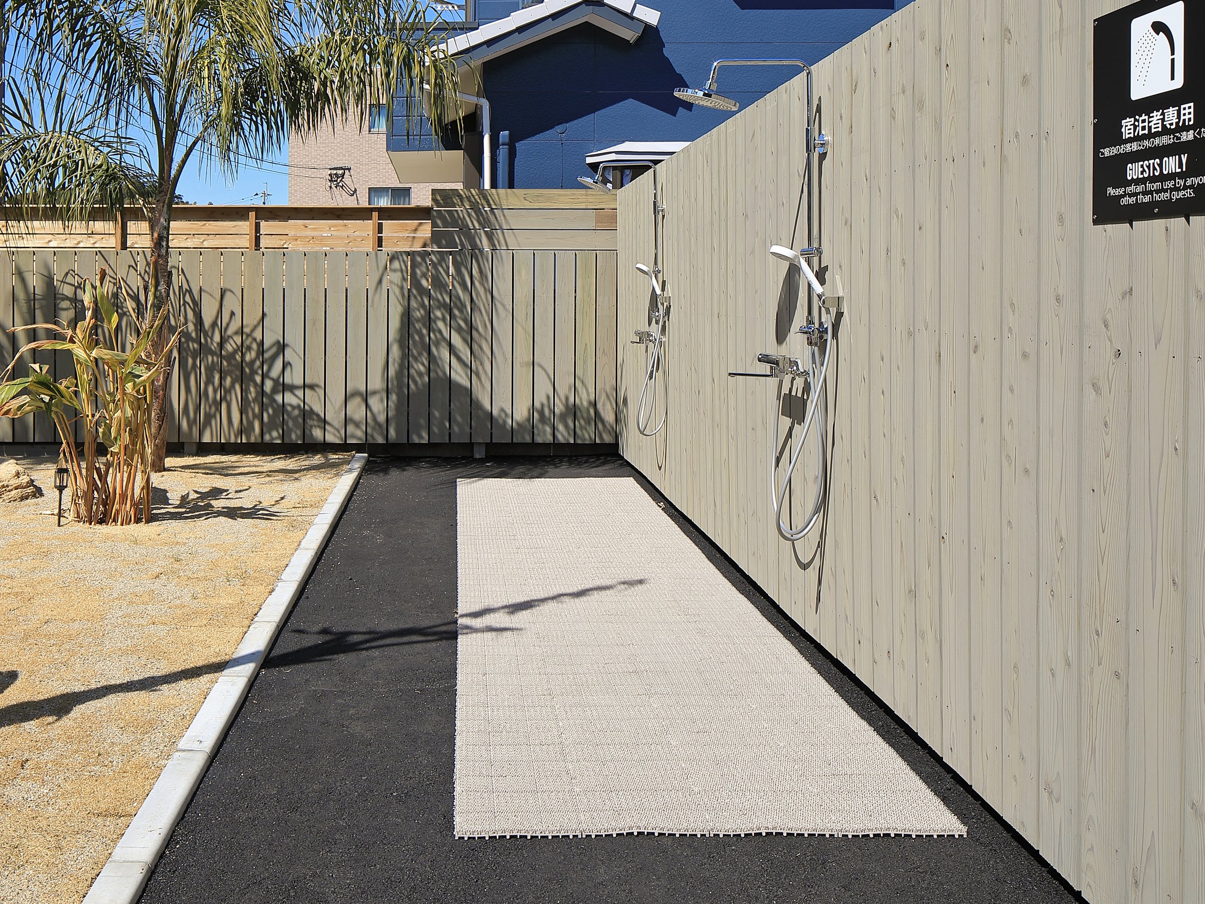 屋外シャワー