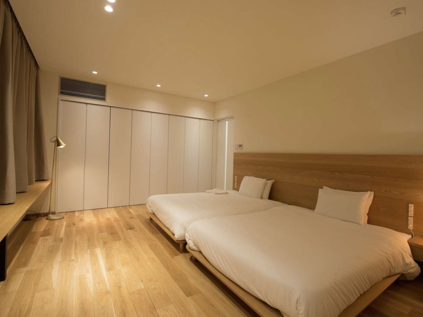 �}�X�^�[�x�b�h���[��