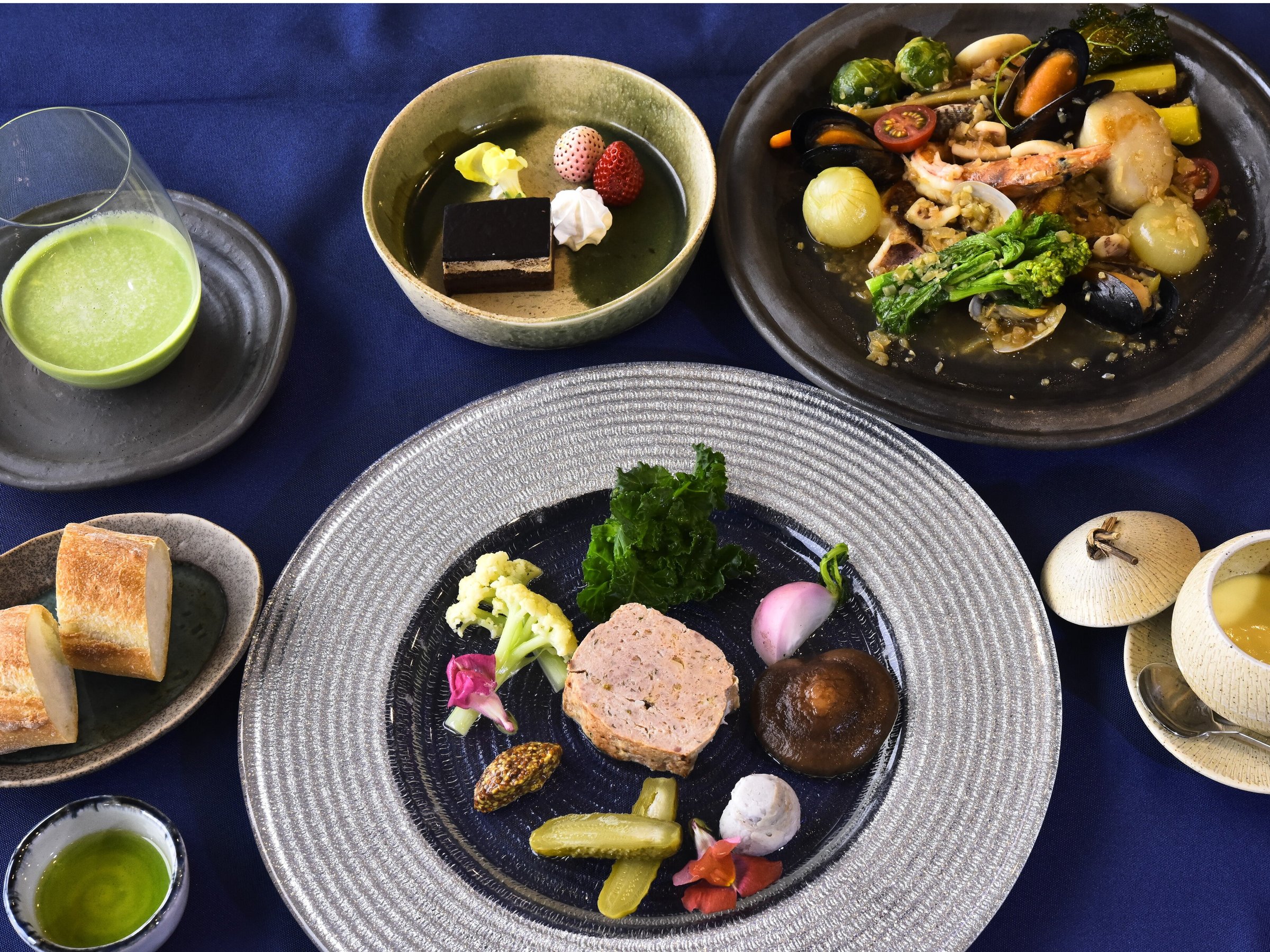 �ɓ��W�r�G�̃t�����`�n�[�t�R�[�X�@(�t�̂��������)