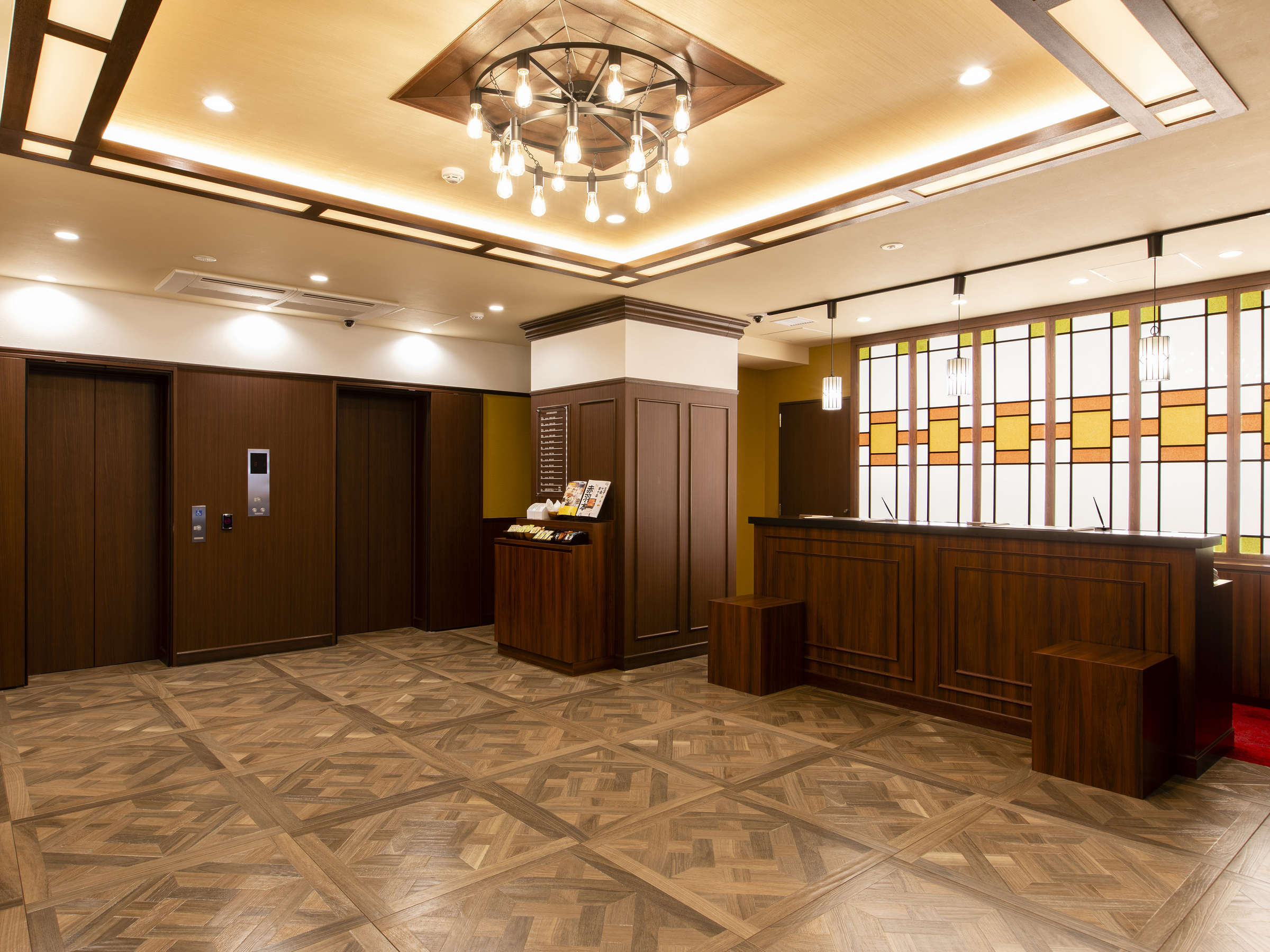 �y�t�����g�z���g�����_���ȃf�U�C���̃t�����g�ŁA�`�F�b�N�C�����B