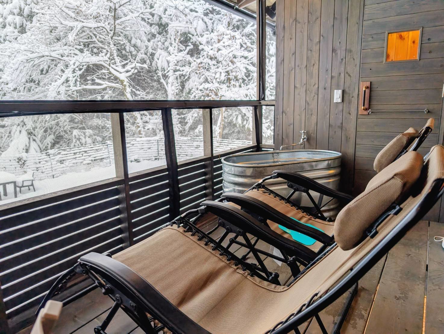 �~���̃T�E�i�́A��i�F�̂Ȃ��łƂƂ̂������ł��郉�b�L�[�ȓ�������܂��B