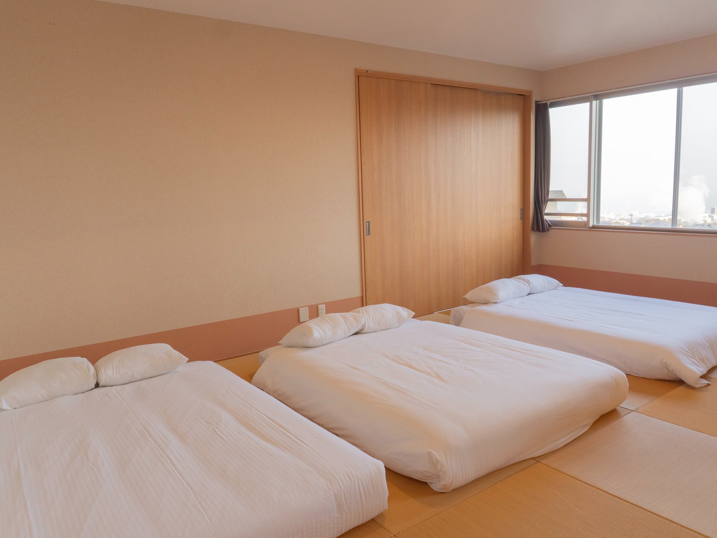 �x�b�h���[��