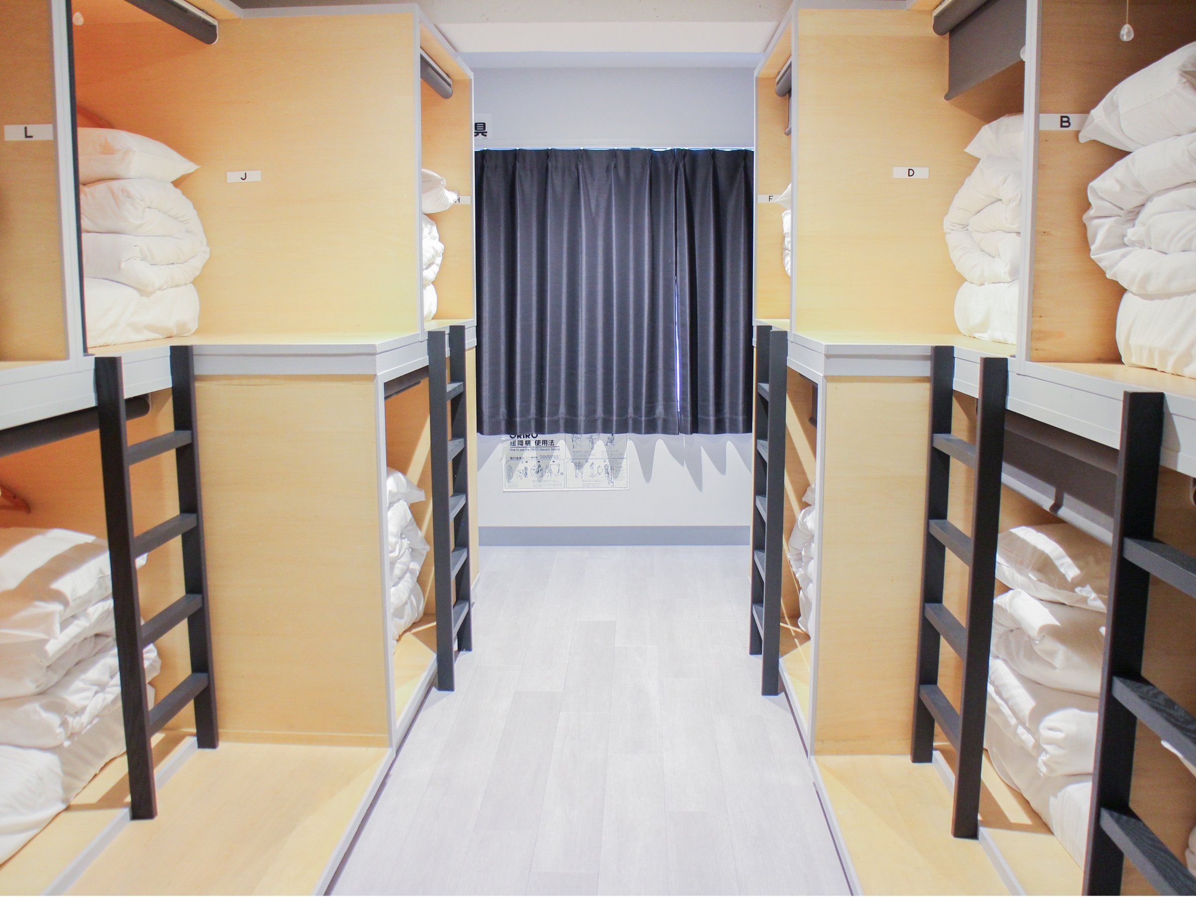 �h�~�g���[���[��