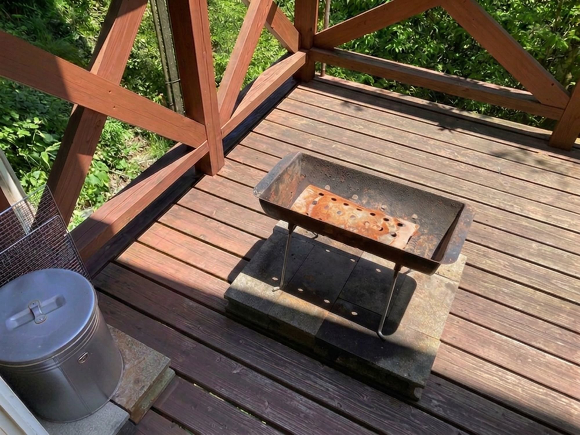 �f�b�L��BBQ�X�y�[�X�B�R�����𖳗��ő݂��o���܂��B