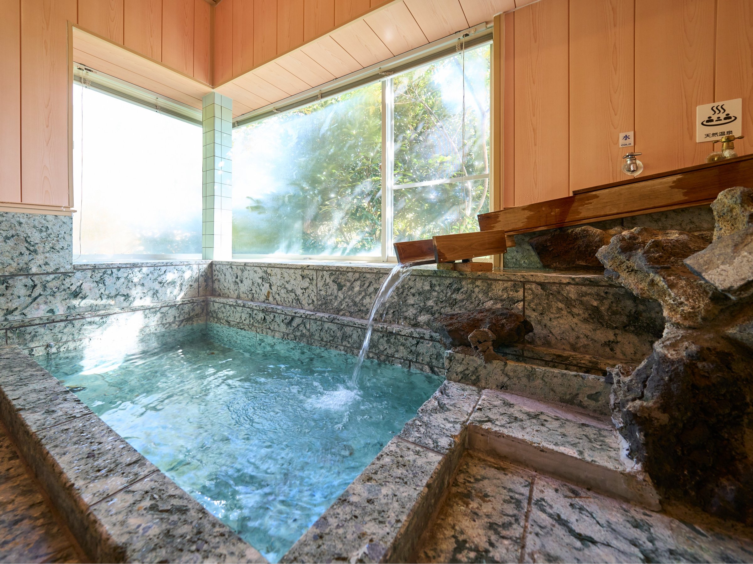 �y�o�X���[���z�΂𒭂߂Ȃ�������M�C����B���R�ƈ�̂ɂȂ������̎��Ԃ��ǂ����B