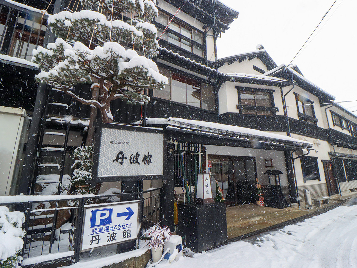 #�O�ρ@�؍ނƔ��ǂ̃R���g���X�g���^�����Ȑ�i�F�̒��ň�w�ۗ����܂��B