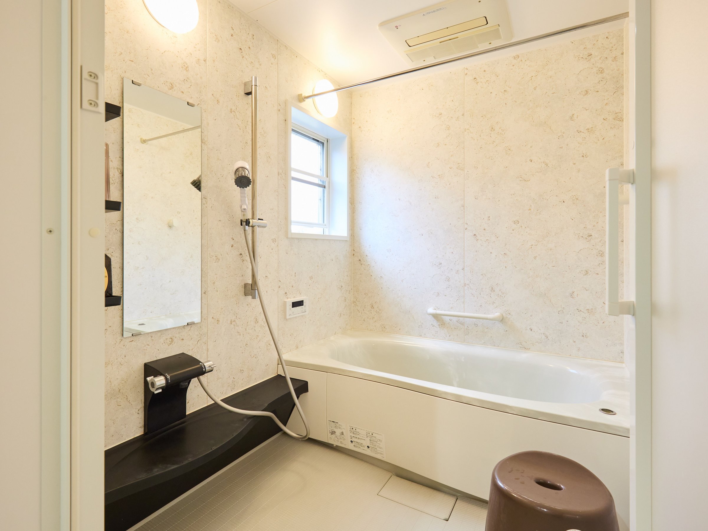 �����ł��B�~���u���[���������Ă��܂��B