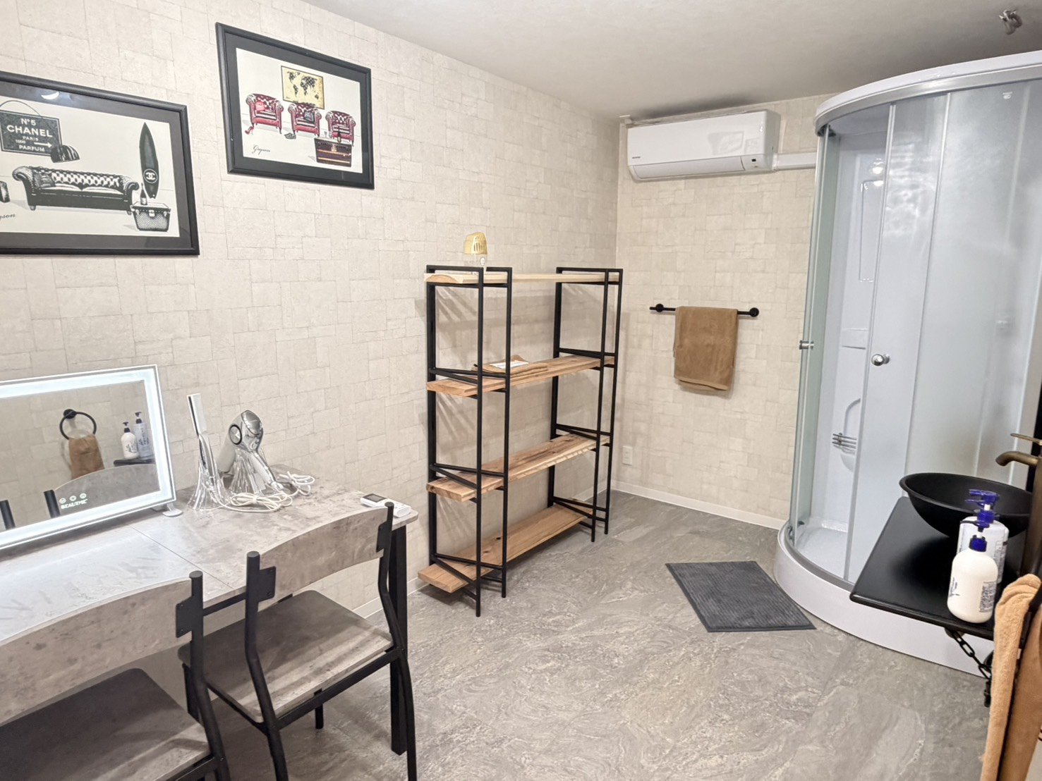 �V�����[���[��