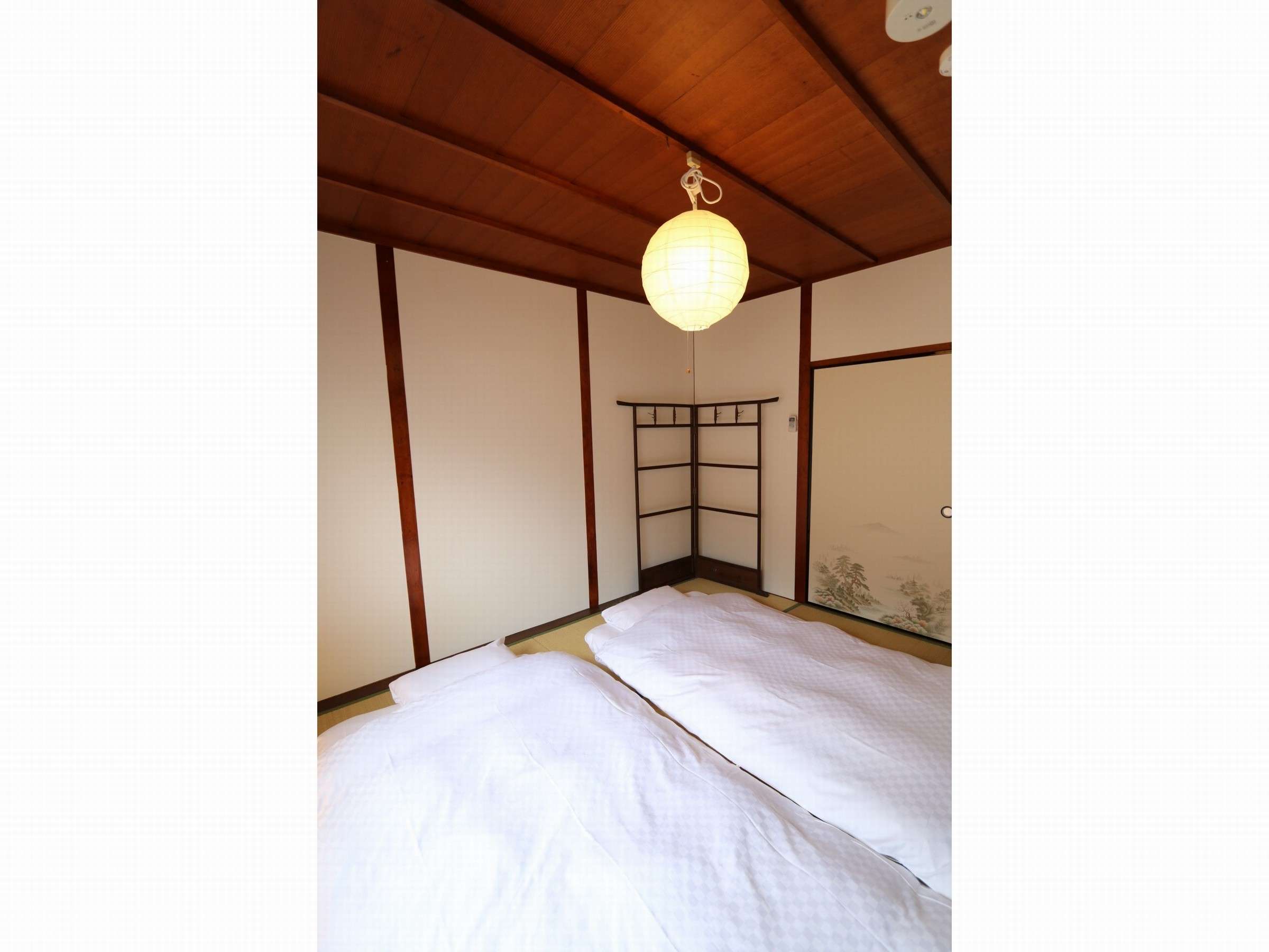 �Q�K�a���̐Q���ɂ͂R���܂ł��z�c�����p�ӂ��鎖���o���܂�