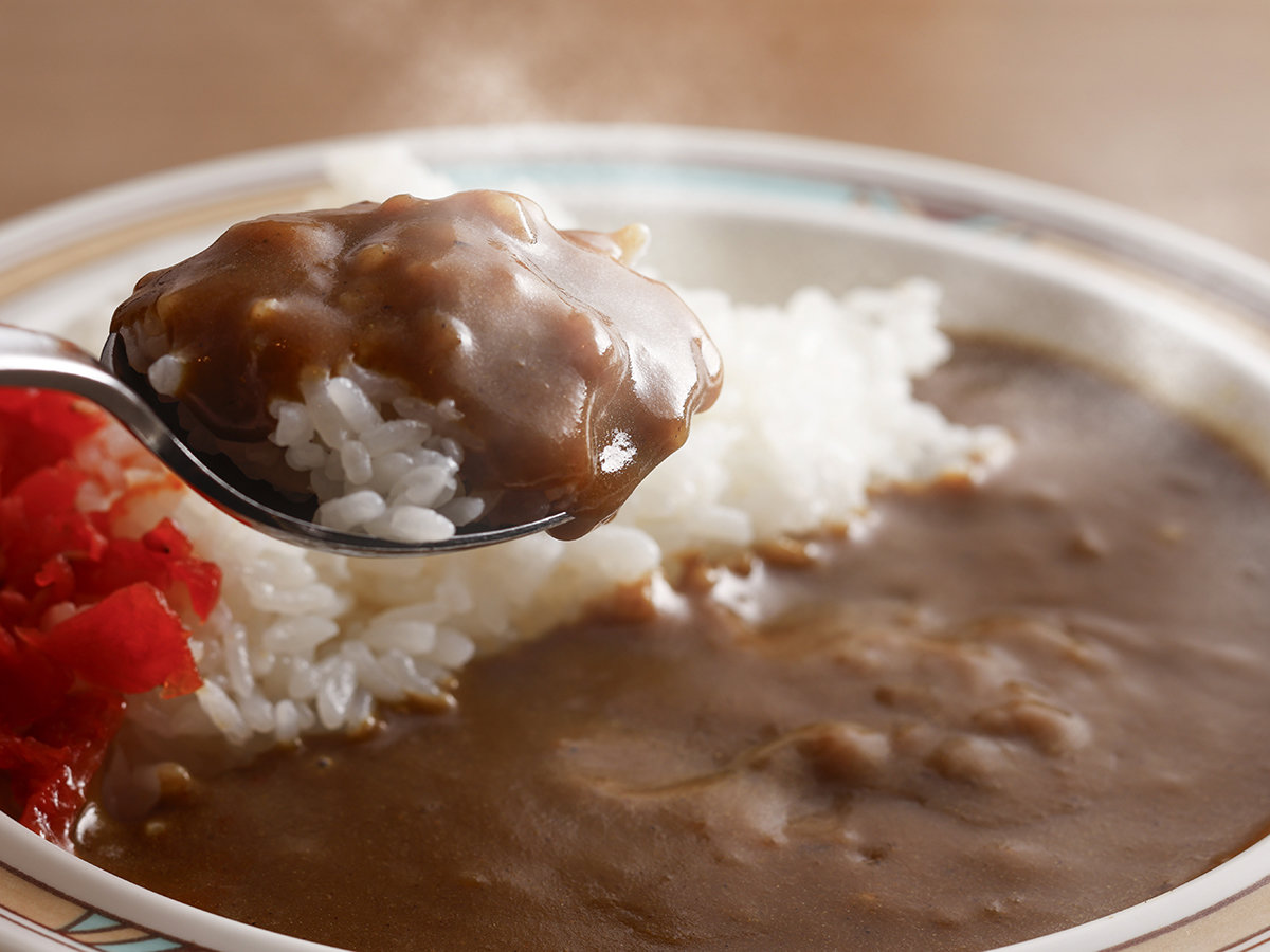 【無料朝食】やっぱり人気の「朝カレー」!ビュッフェ内のお料理でトッピングのカスタマイズも。