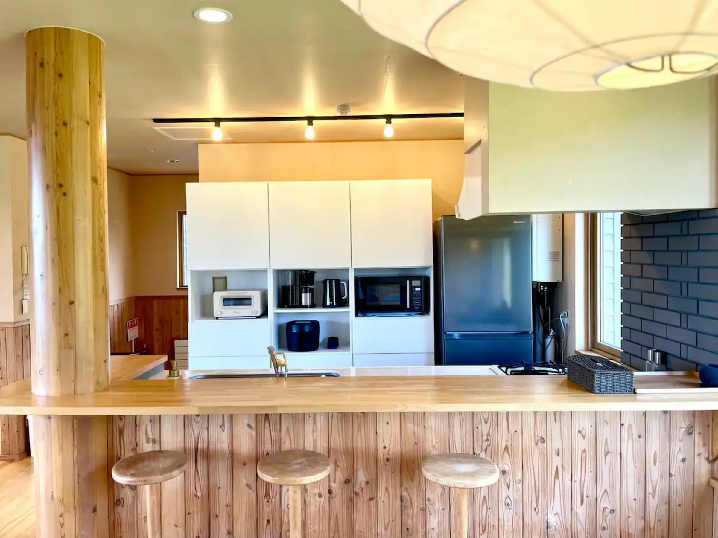 �[���̃L�b�`���ݔ��ŉ��K�Ɏ��������邱�Ƃ��ł��܂��B