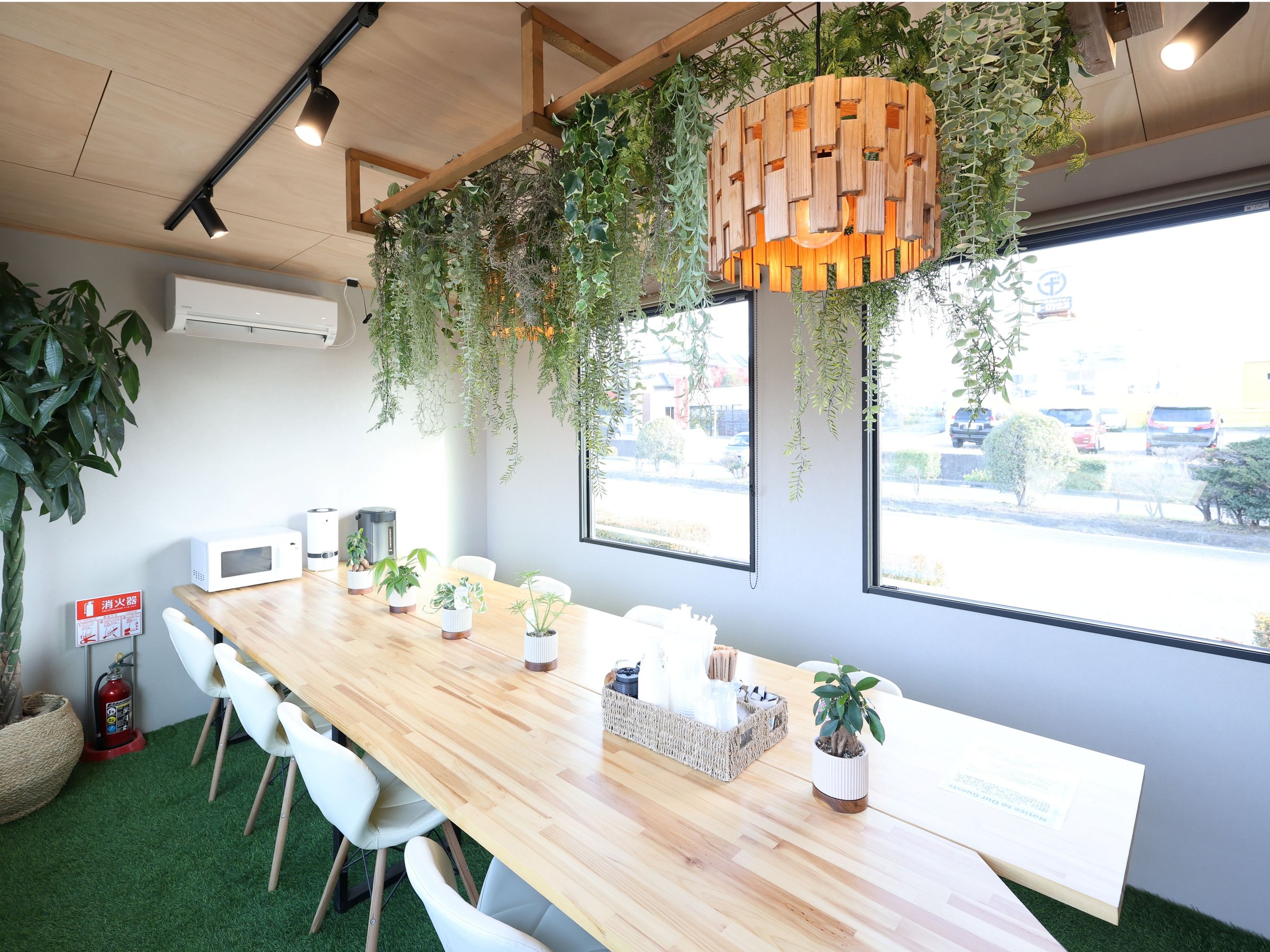 �h���Ґ�p���E���W�ł��B�Q�S���ԃt���[�h�����N�����y���݂��������܂��B