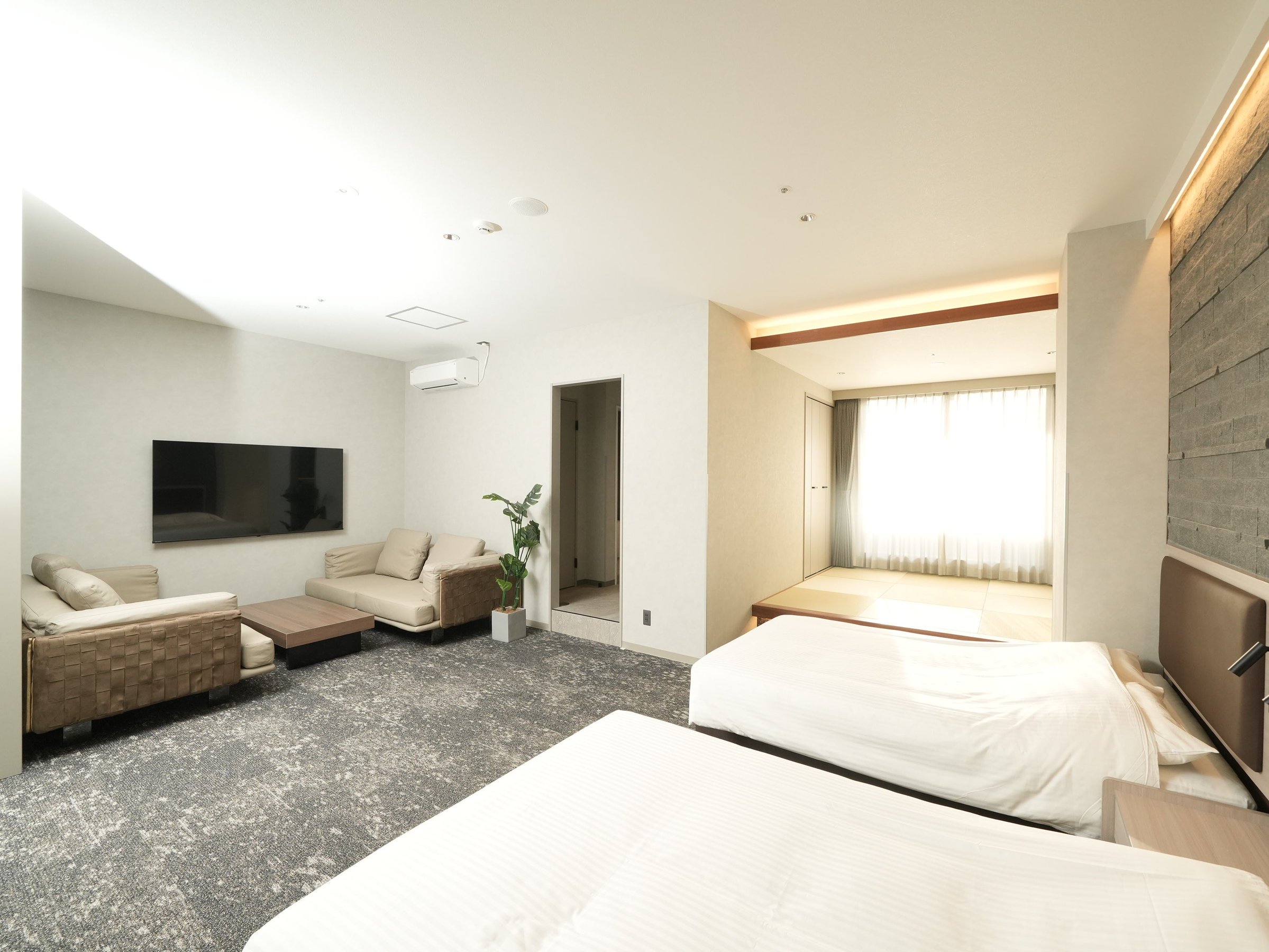 �q�v���~�A�����[���r