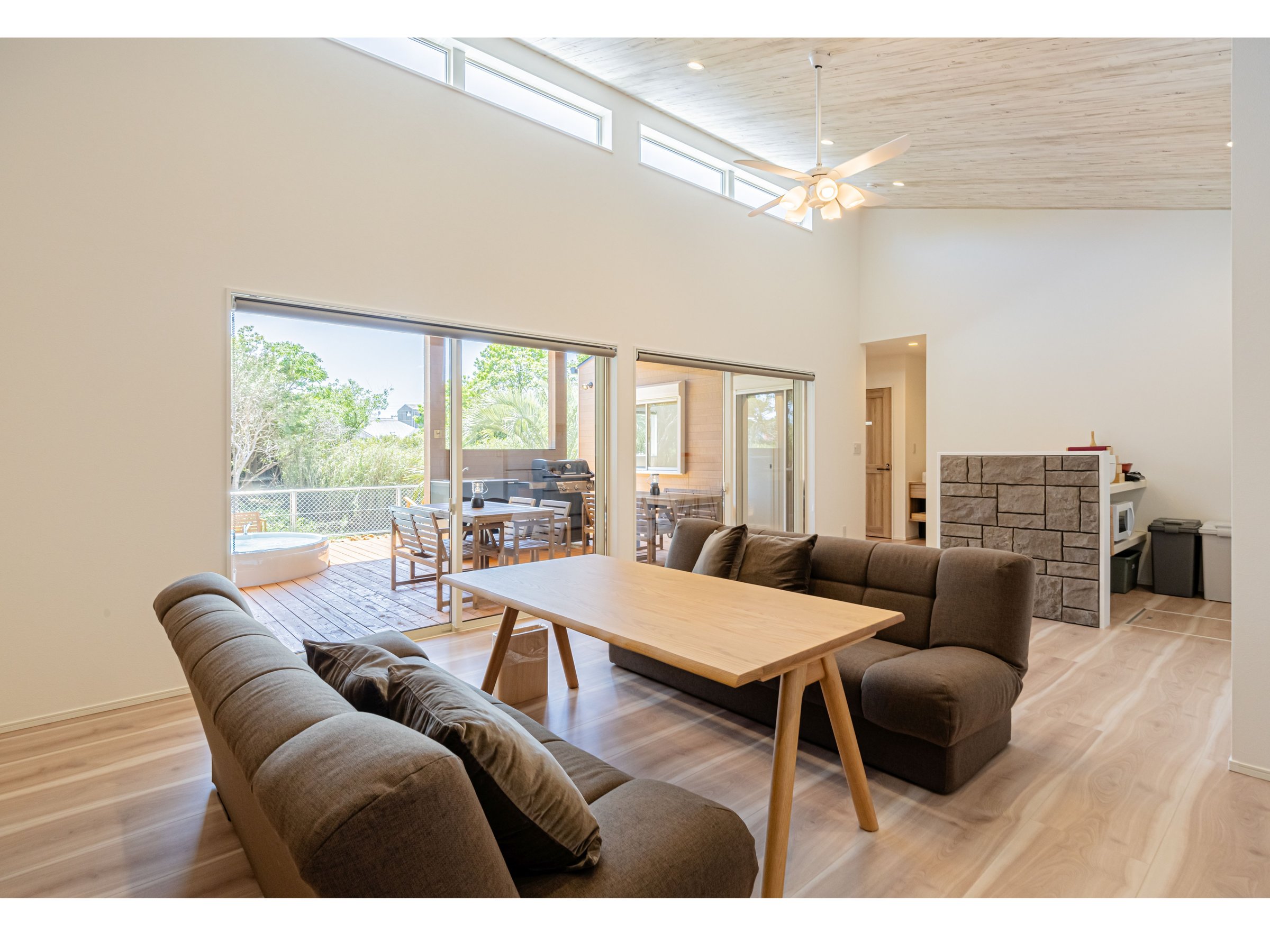 PRIVATE VILLA 6886 ���������̃��r���O