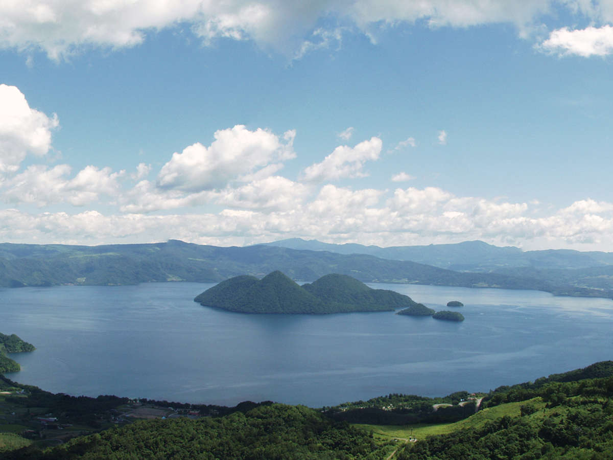 �y�z�e������̌i�F�z�k����΁l ���܂ł��O���̗��Ȃ�����΂̌i�F�́A�ڂ�������قǂ̔������B