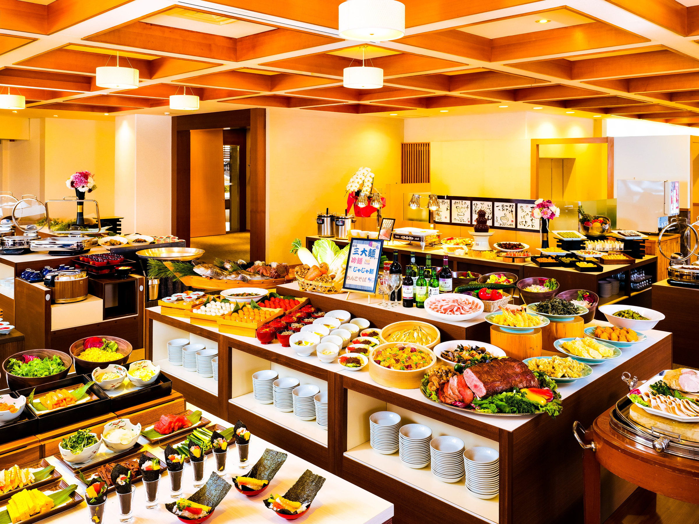 �O���̑N�����g�����������͂��߁A�����w���x�A�암�c�ɒЂ��A����ϔтȂǁw���k6���̐H�ށE���y�����x