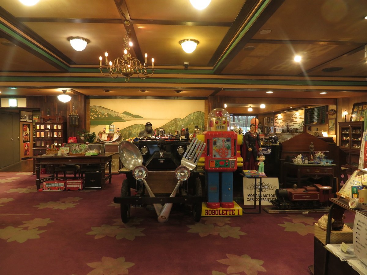 ���ك��r�[�ɂ̓I�[�i�[���W�߂������������g���Ȕ��i���W������Ă��܂��B