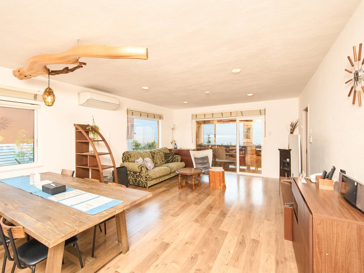 ���r���O�_�C�j���O�S�i