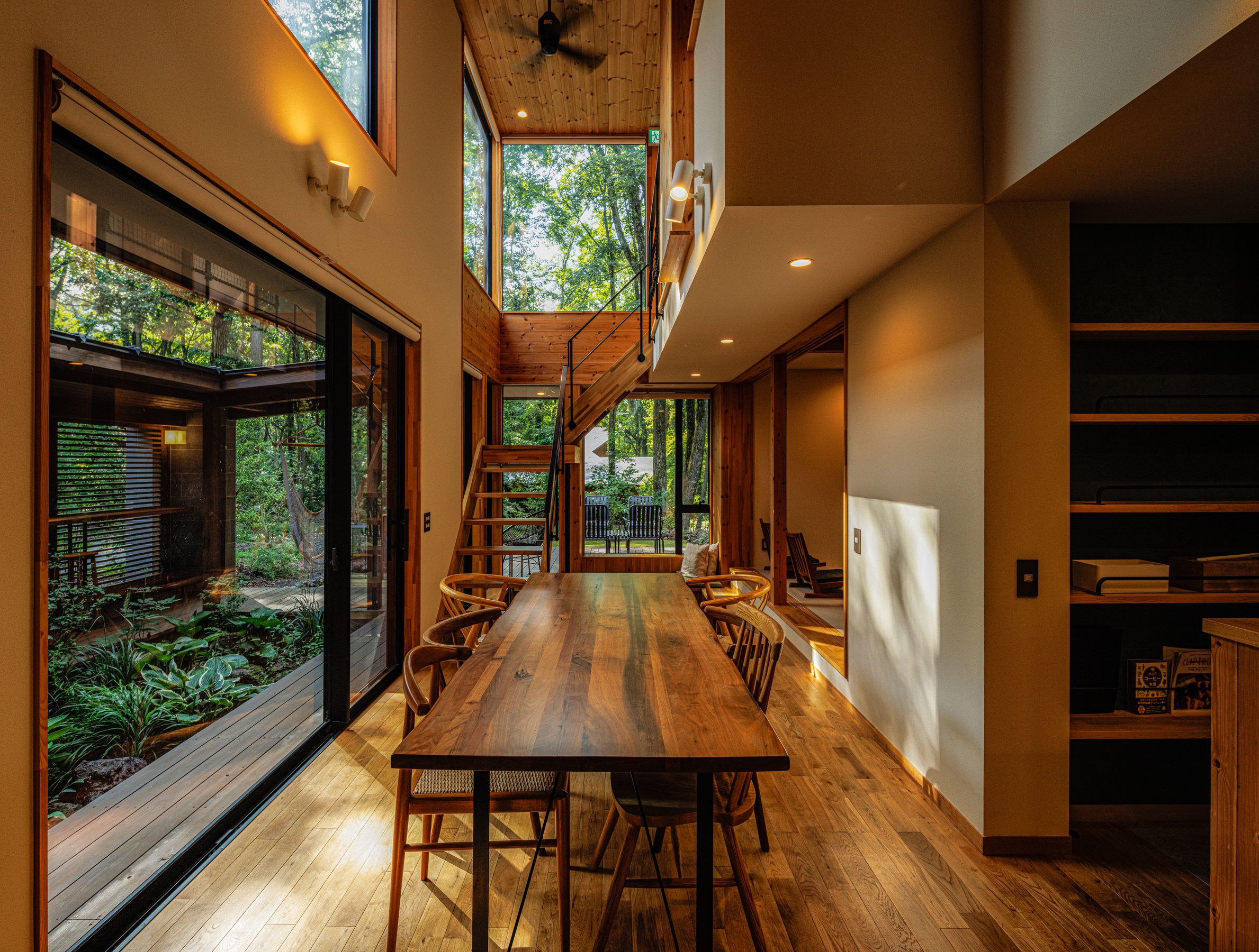 Oak�����r���O