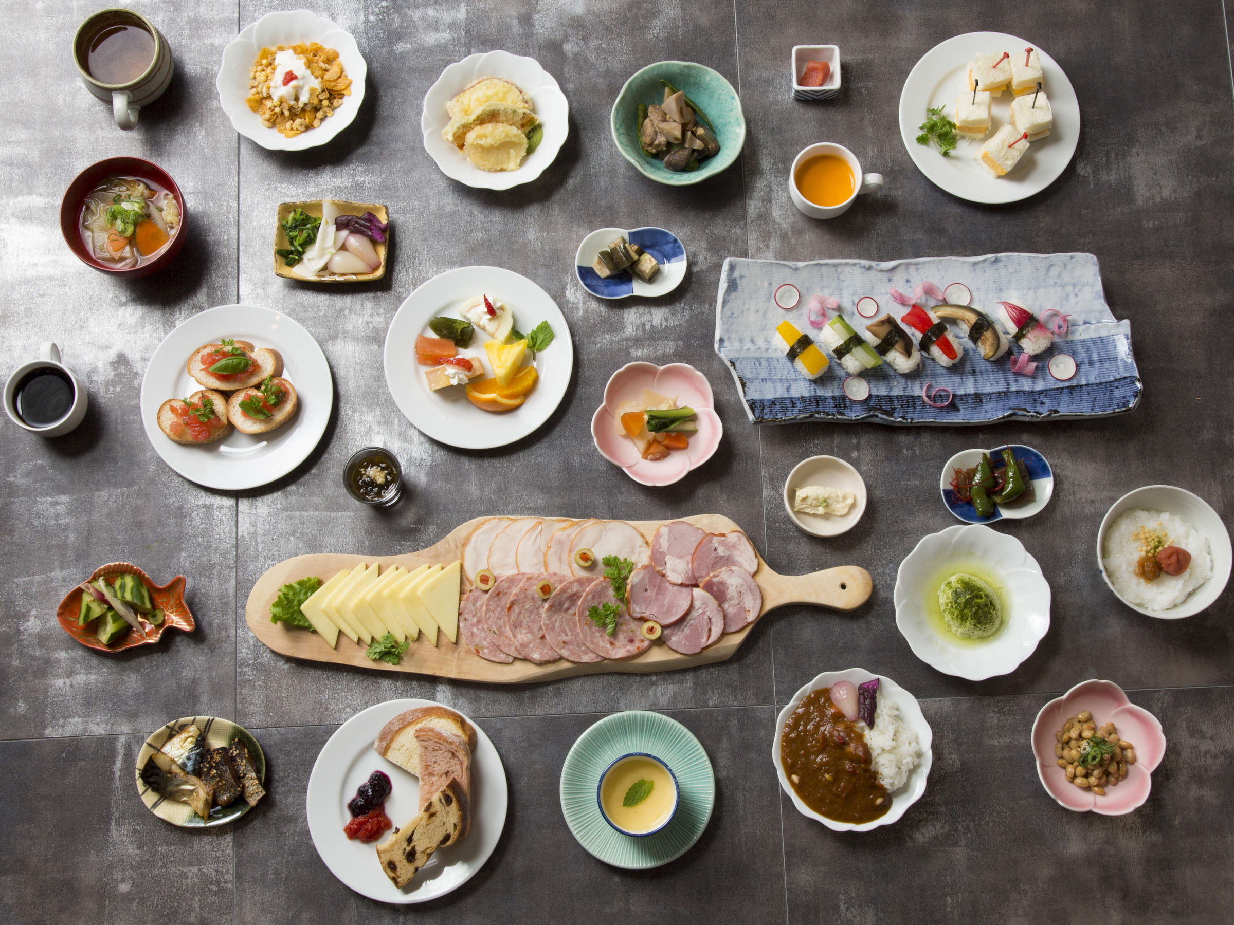 �Ós���s���܂邲�Ɗy���߂郂�[�j���O�u�b�t�F����؂₨�΂񂴂��A�{�̌b�݂ƒn���H�ނɂ�郁�j���[