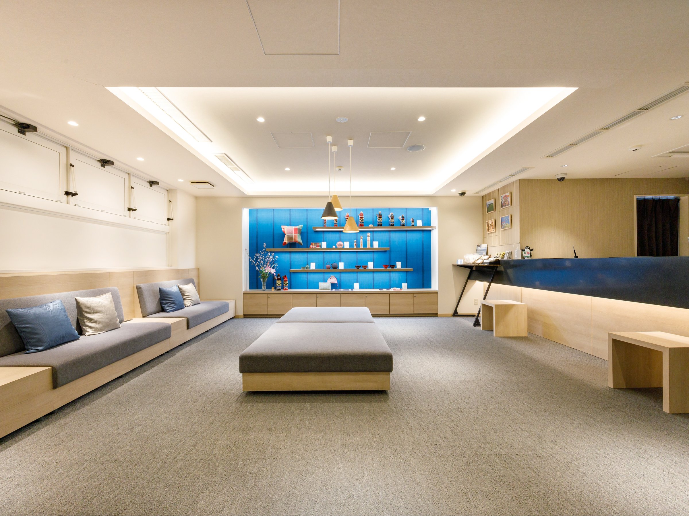 �y���˂�������t�����g���r�[�z���˕����ɐG��Â��ɂ��낰��A�����ȃ��r�[��ԁB